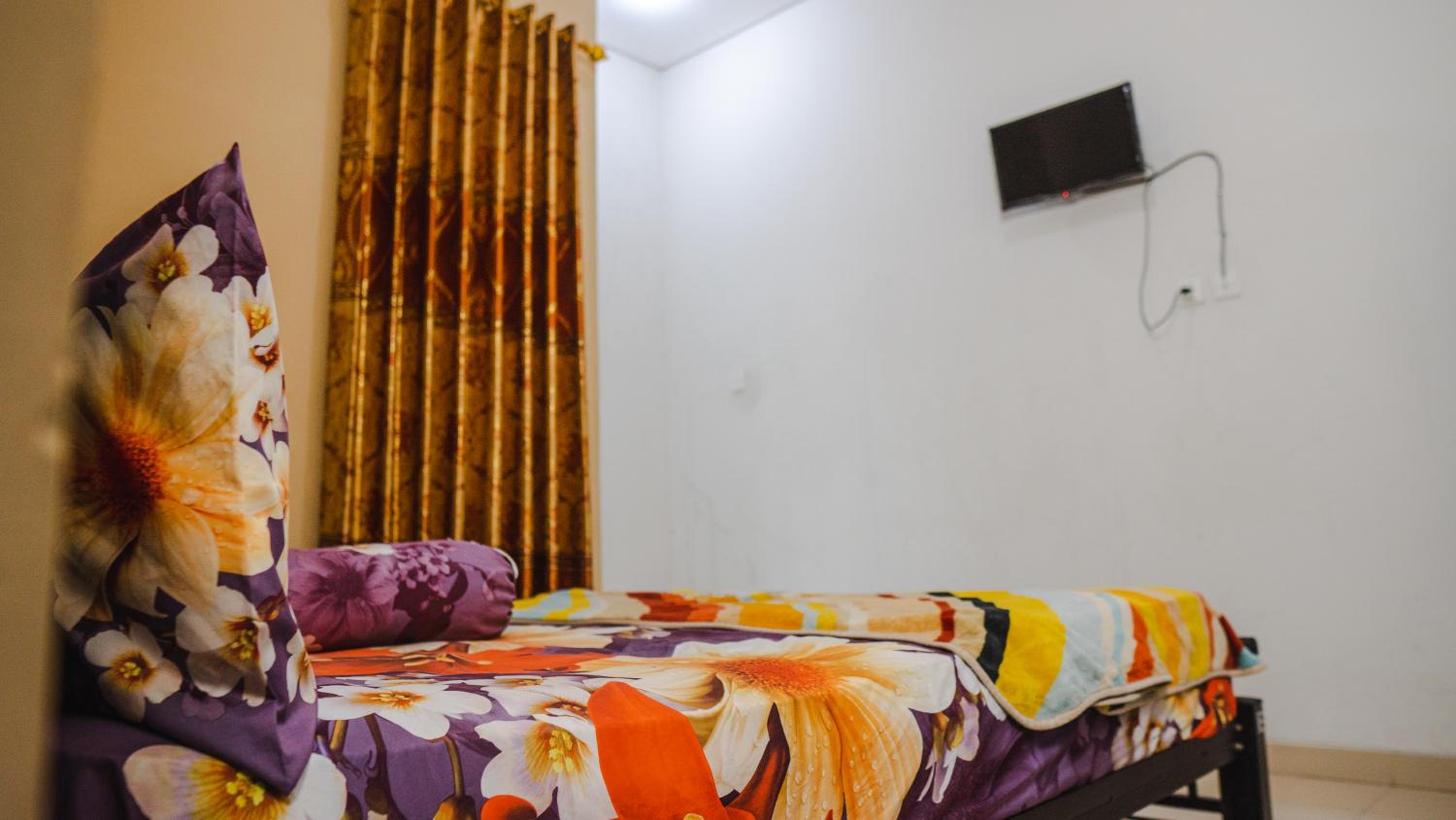 Deluxe Room - Photo 5