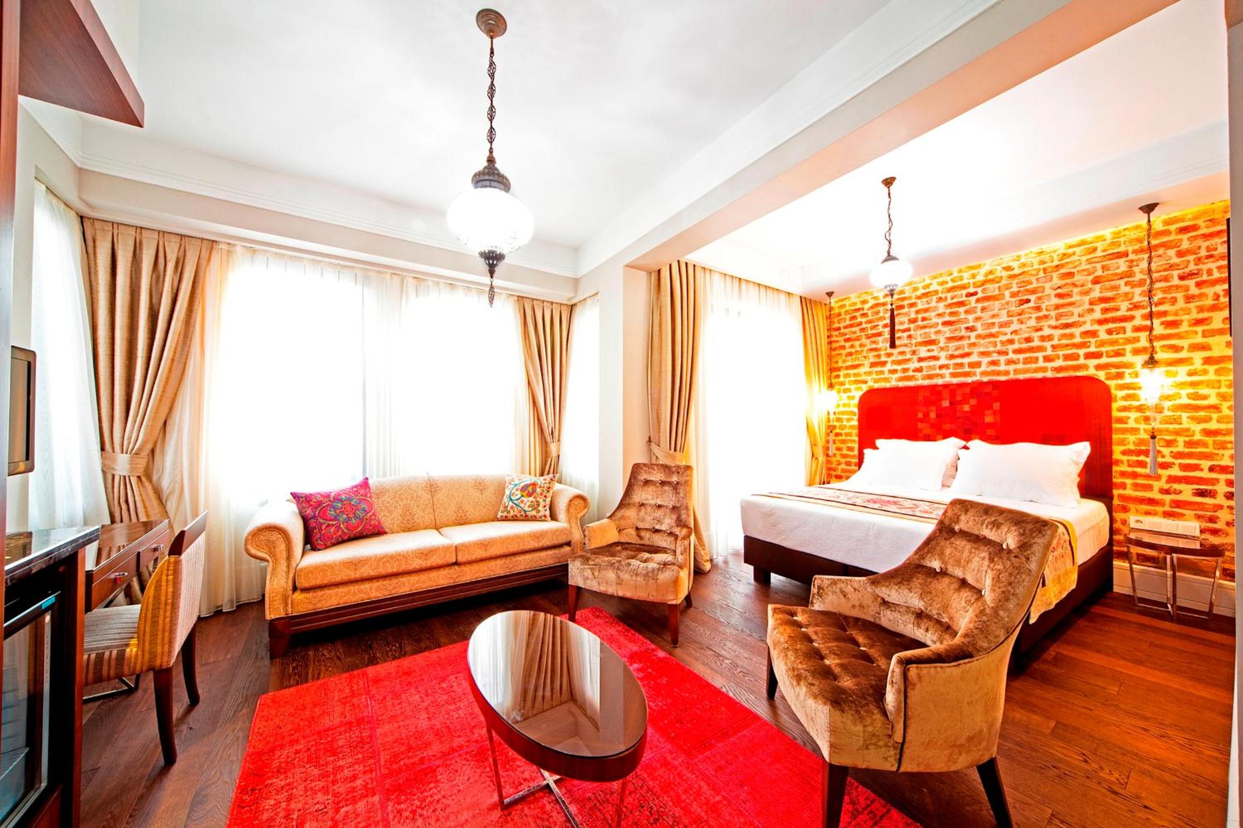 Deluxe Family Room photo 1