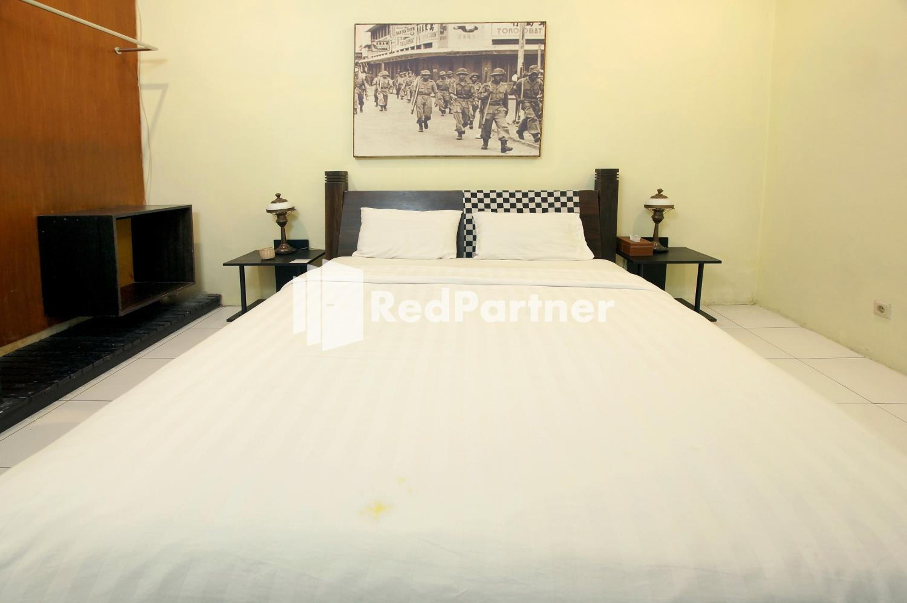 Deluxe Room - Photo 10