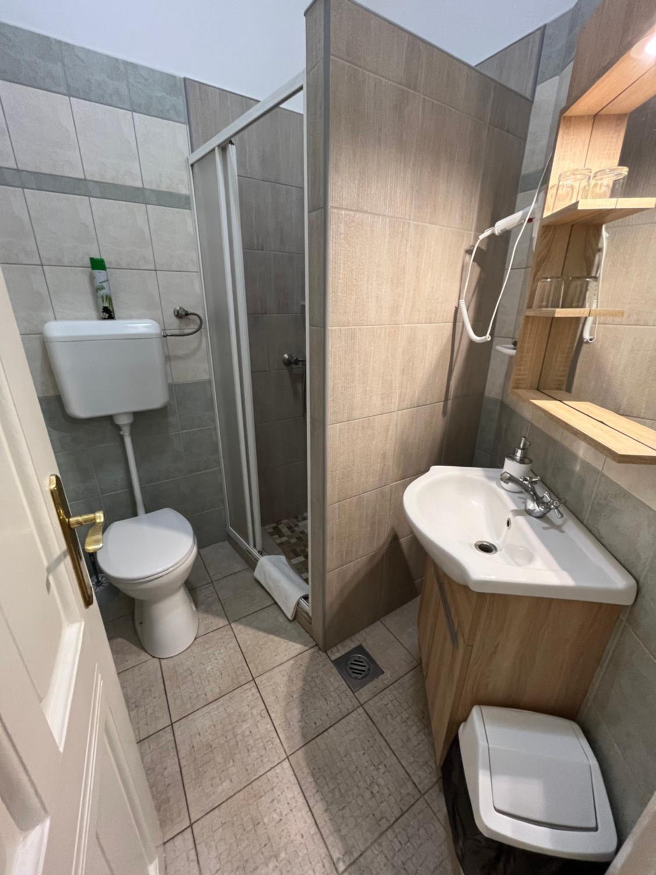 Twin Room with Bathroom photo 3