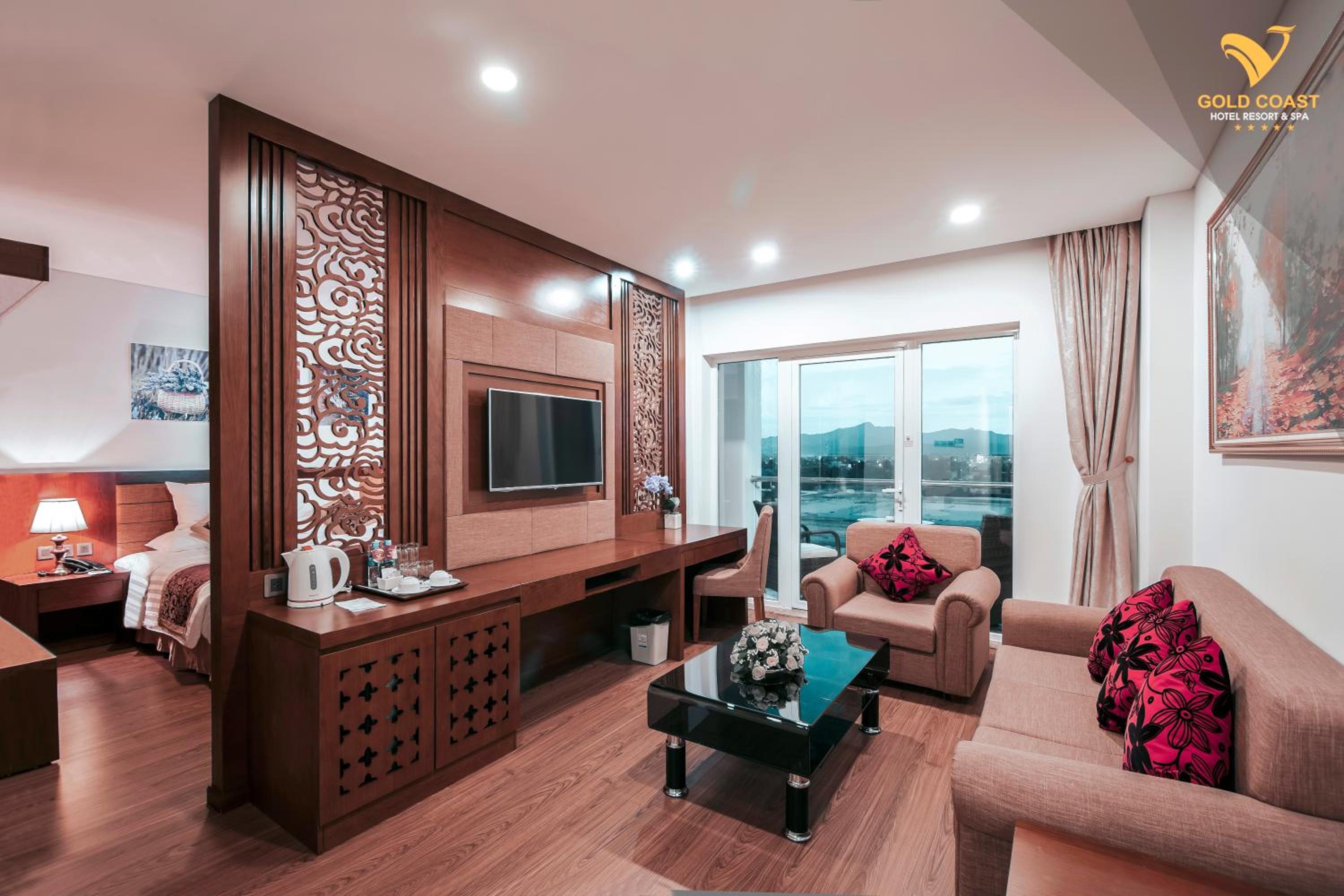 Premier Suite with City View