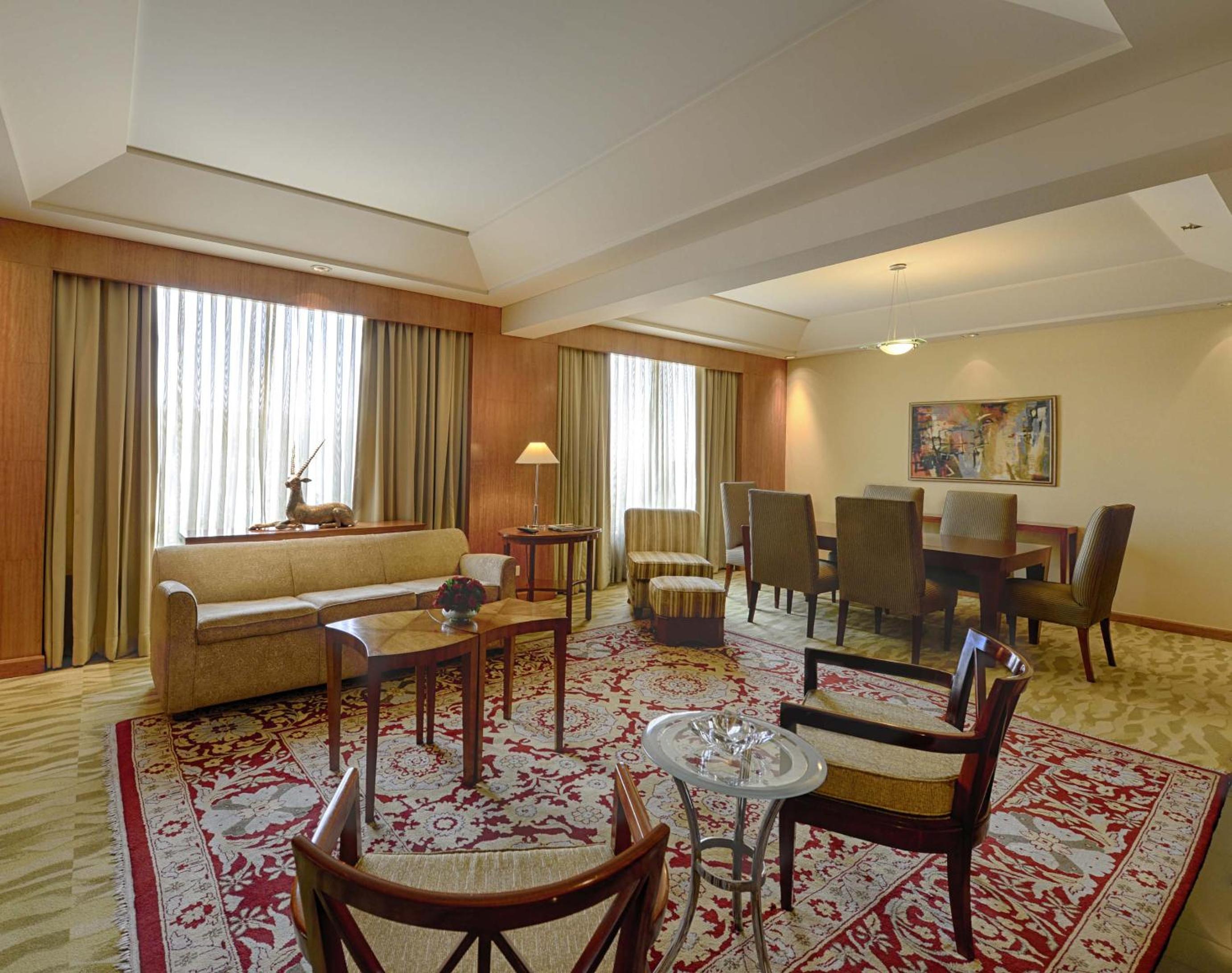 Diplomatic Suite with 20% off on session of 30 mins Spa,15% off on food & soft beverage services,20% Discount on Laundry service Per stay per room - Photo 1