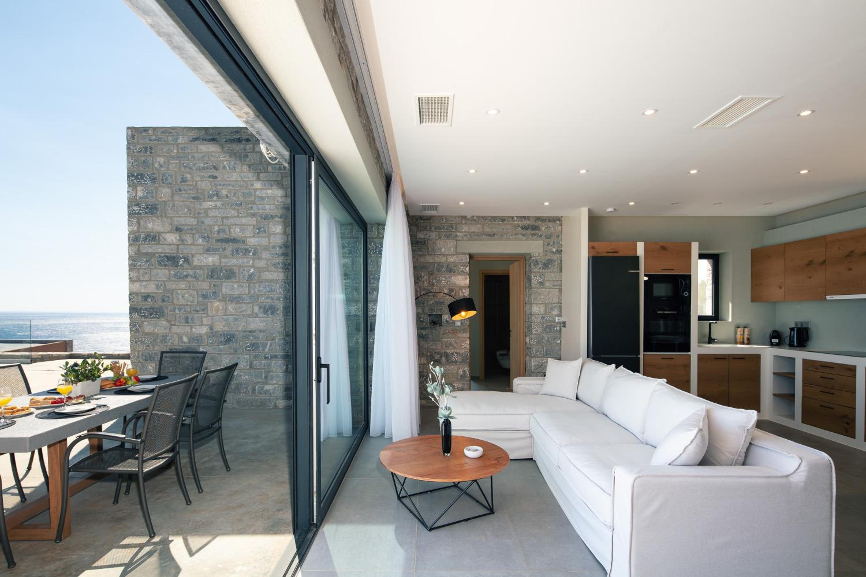 Three-Bedroom Villa photo 2