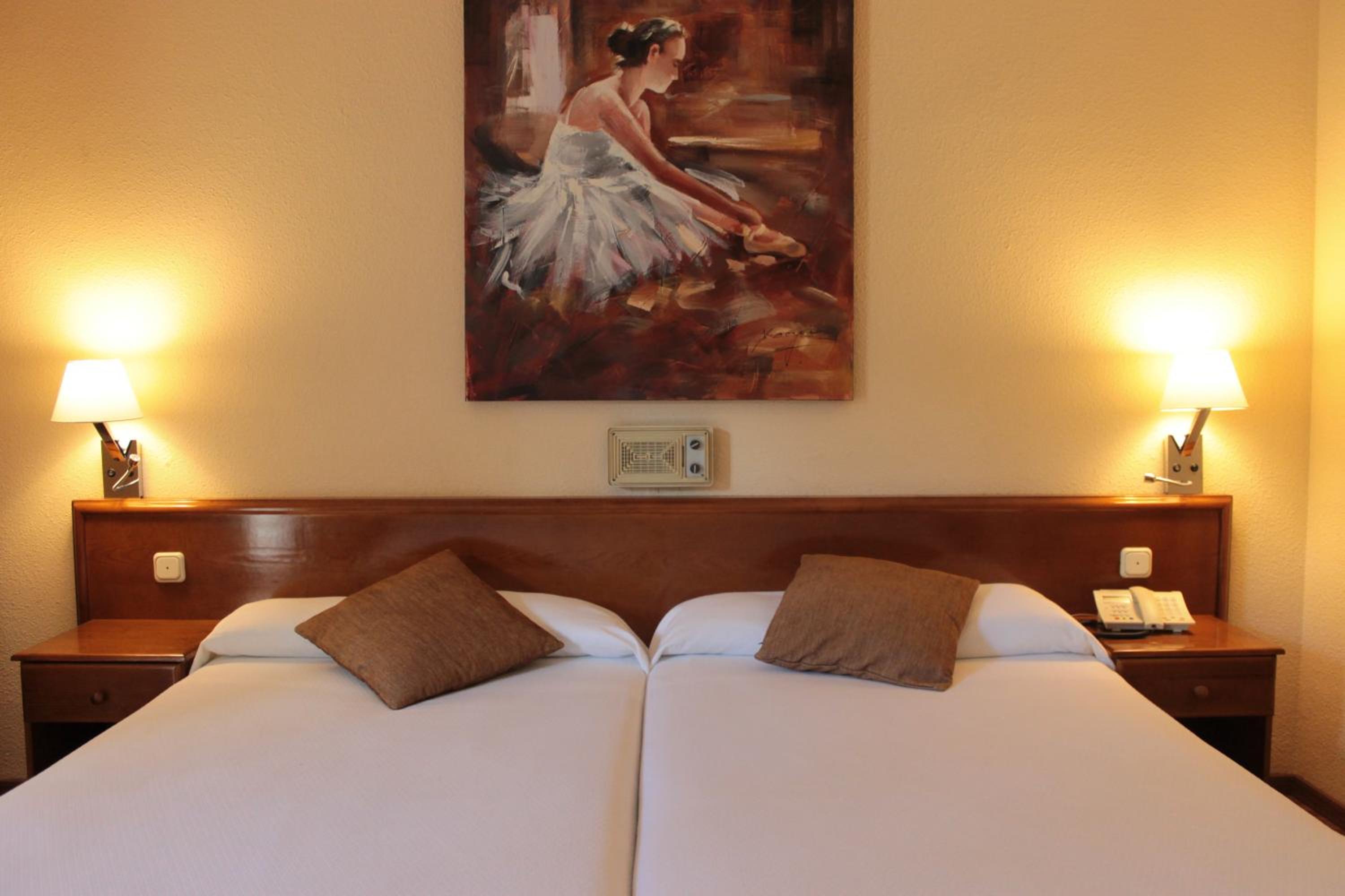 Standard Triple Room photo 2