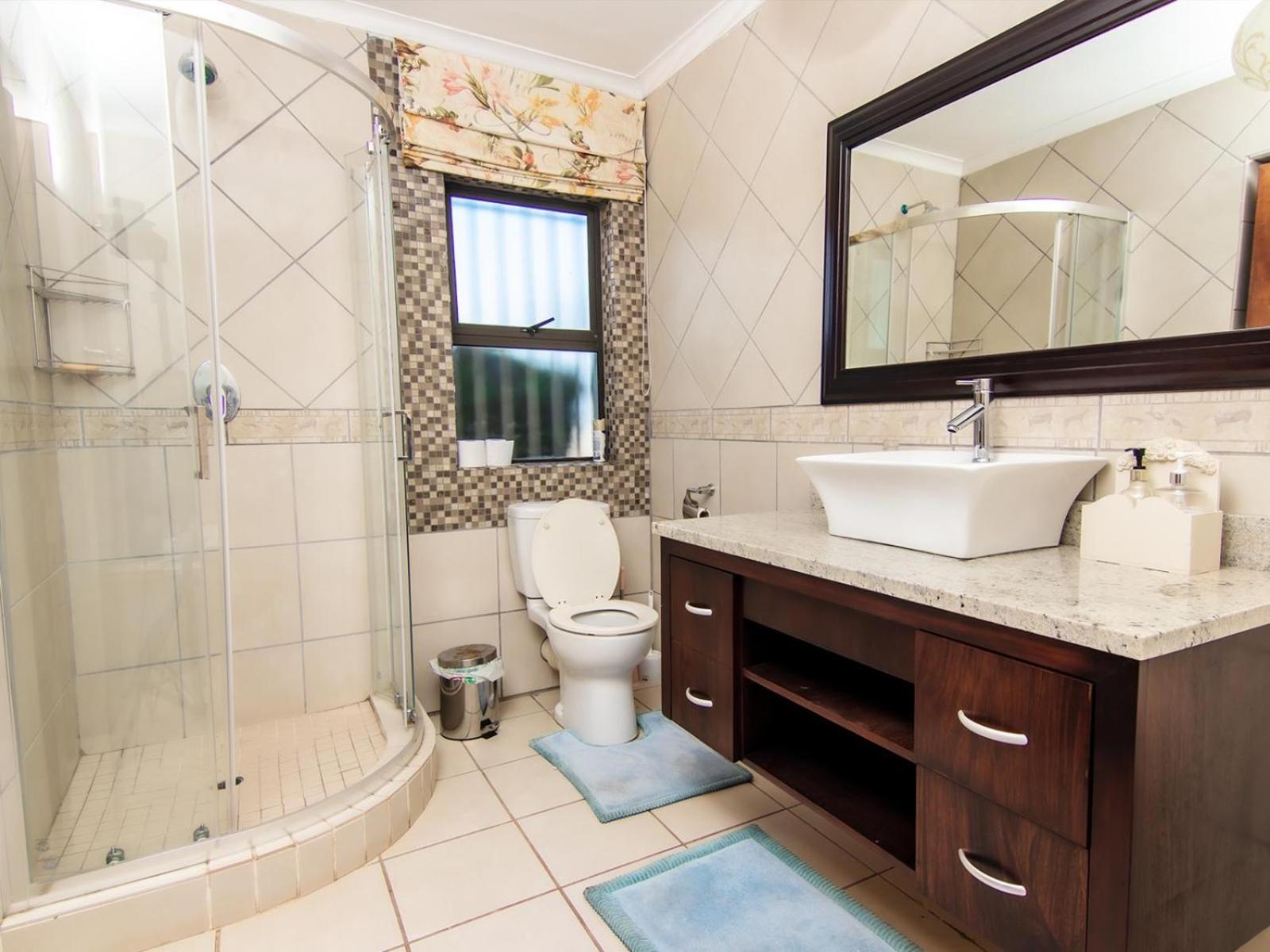 Luxury Suite - Photo 2