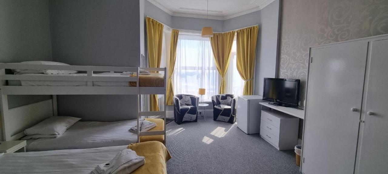 Family Room with Balcony photo 1