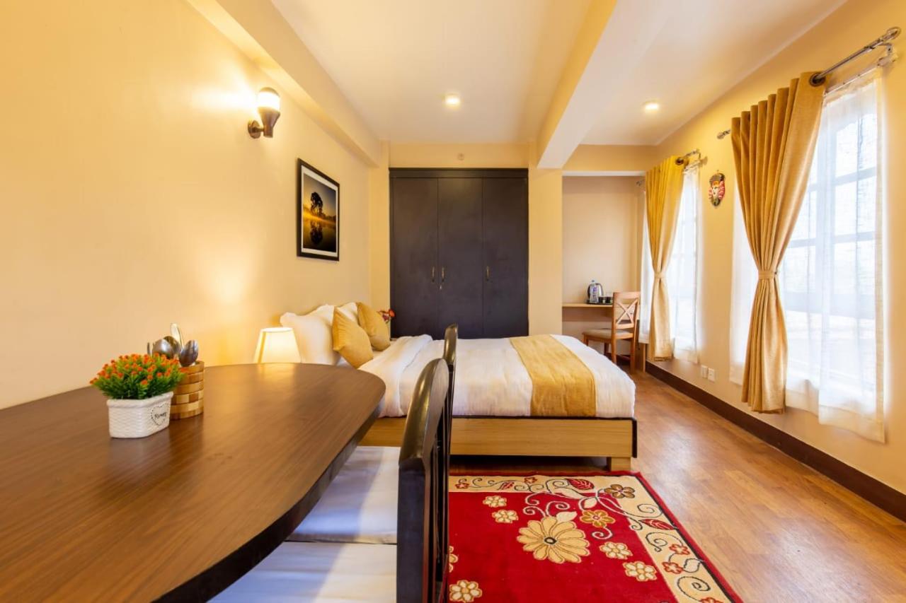 Deluxe Double or Twin Room with City View - Photo 1