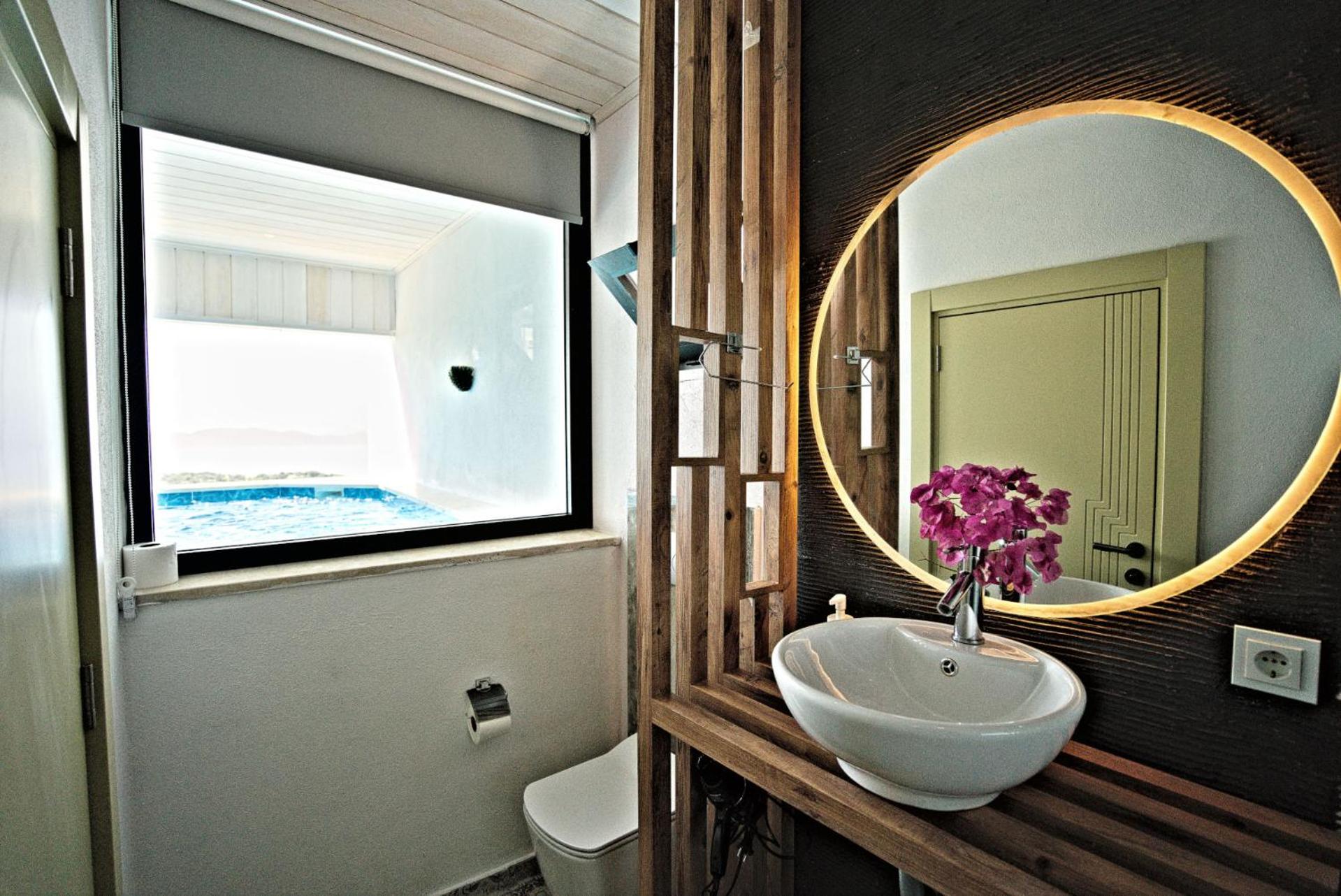 Large Double Room - Photo 7