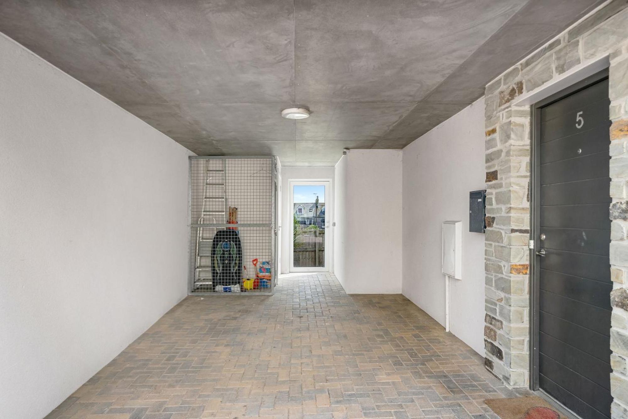 Two-Bedroom House photo 2