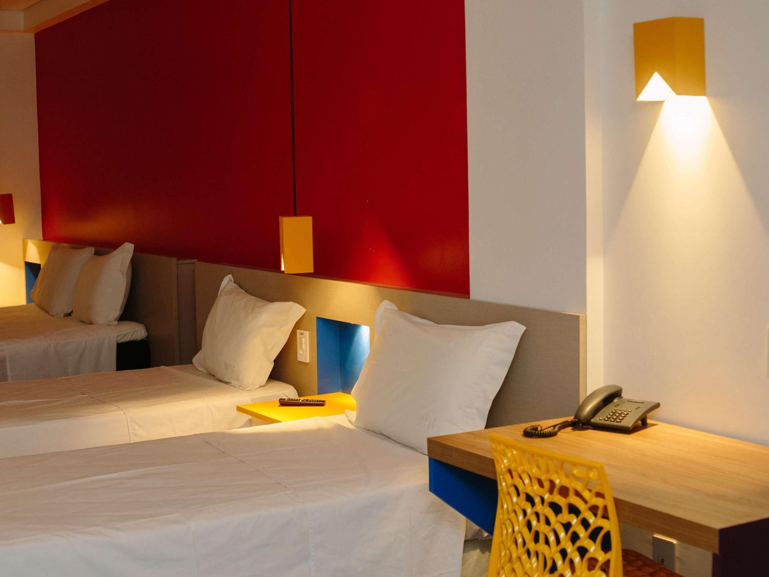 Family Room with Double Bed and Twin Beds photo 2