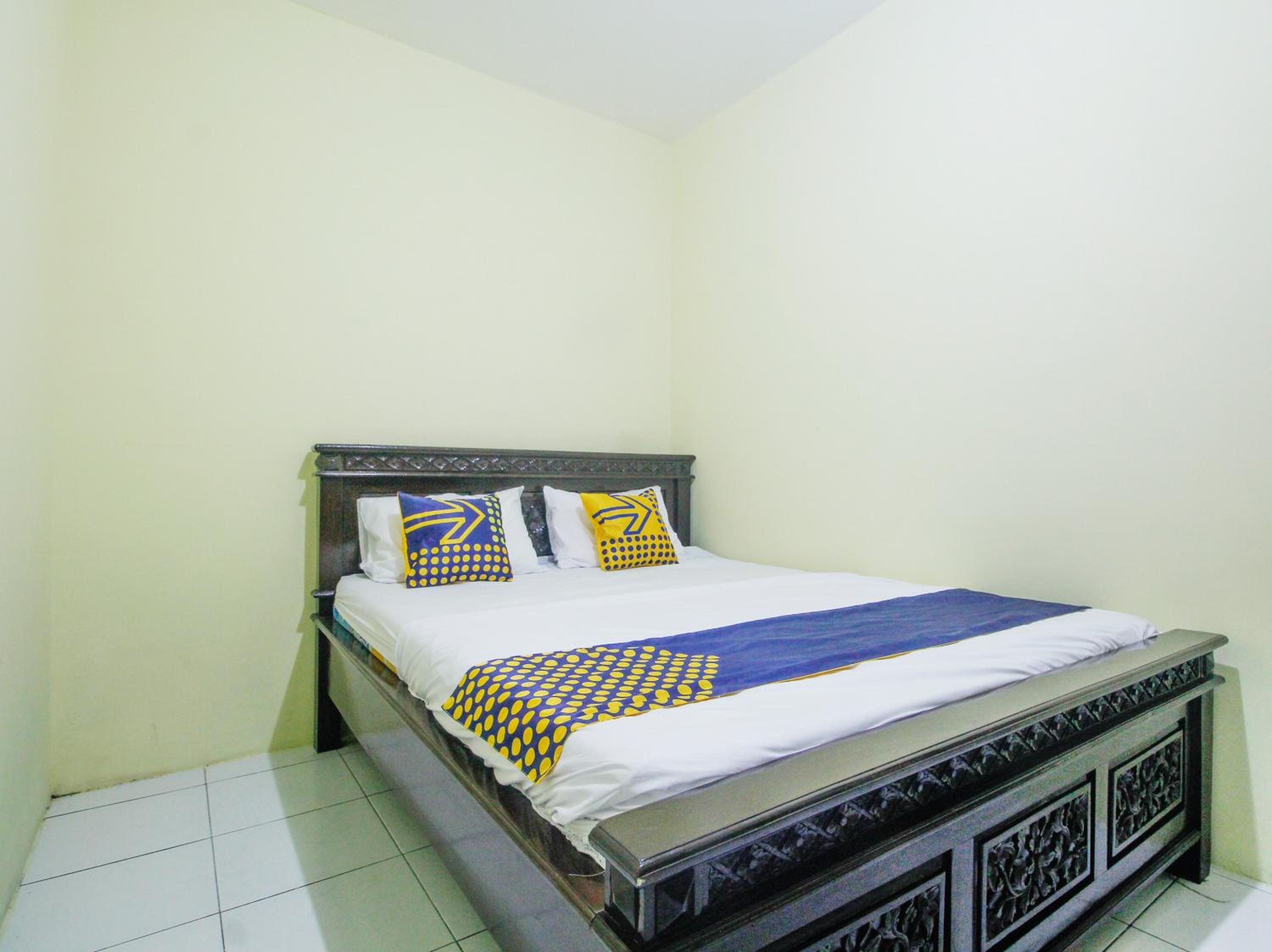 Budget Double Room photo 1