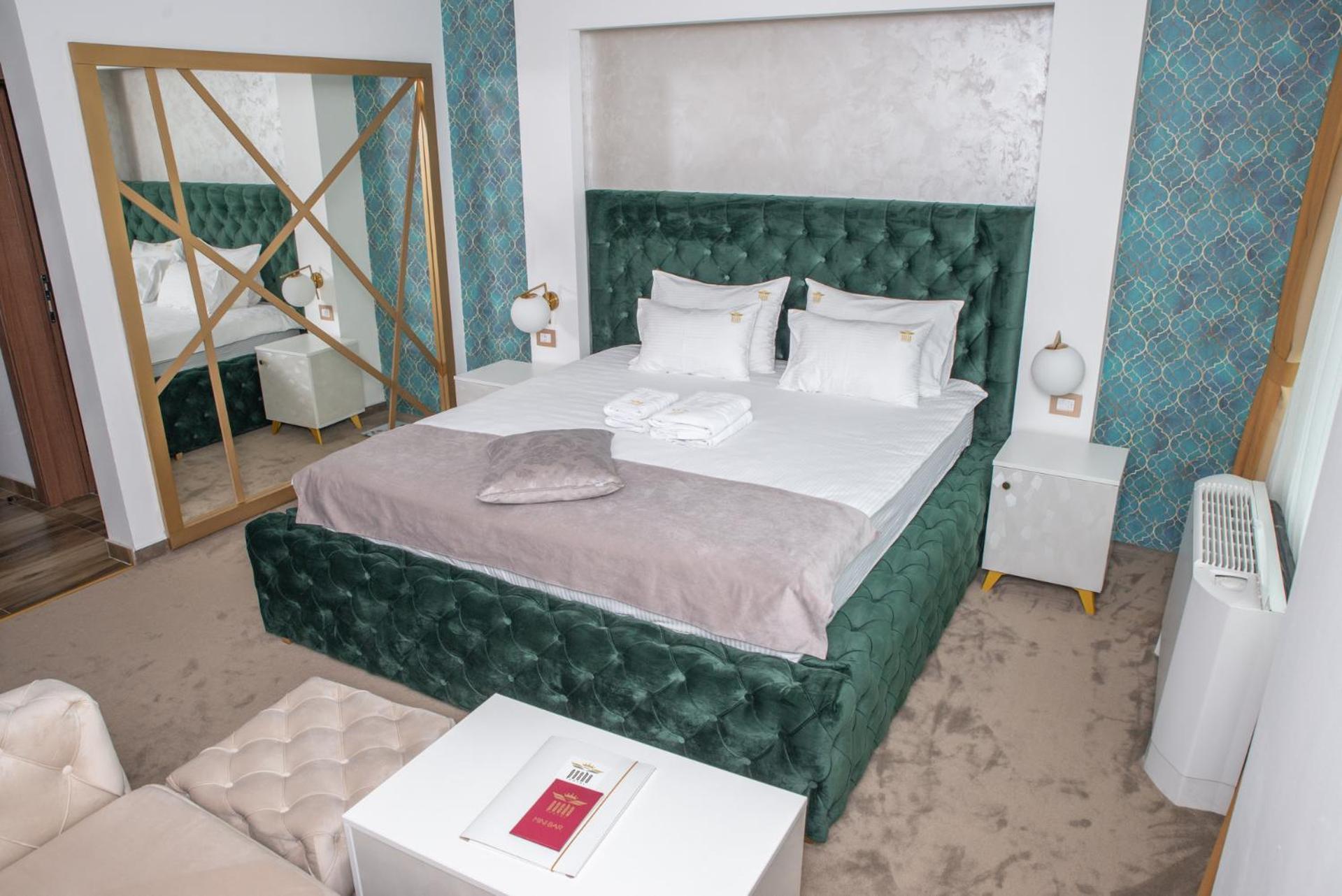 Deluxe Double Room - Photo 15