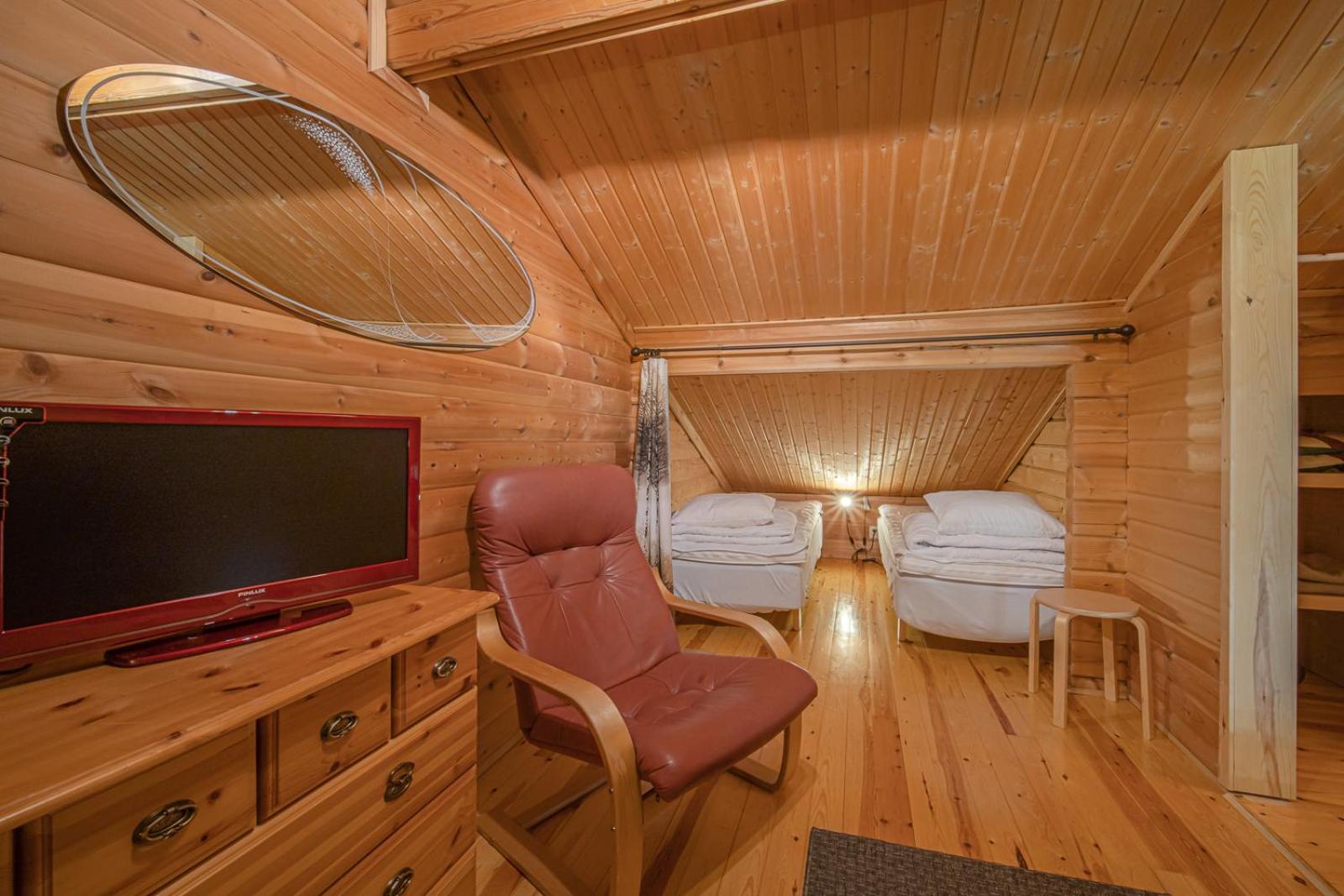 Three-Bedroom House photo 3