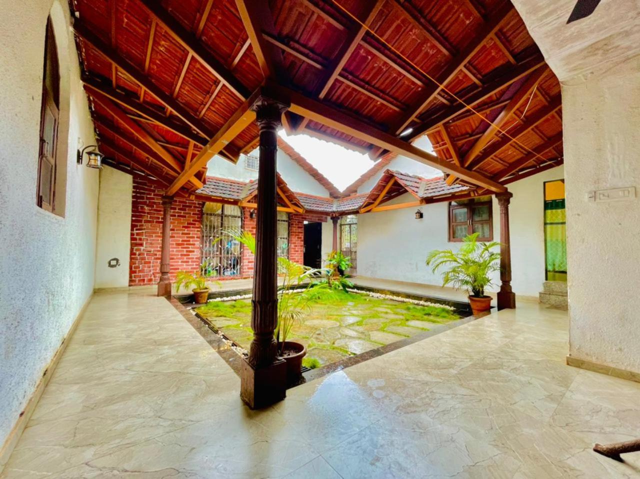 Villa photo 3