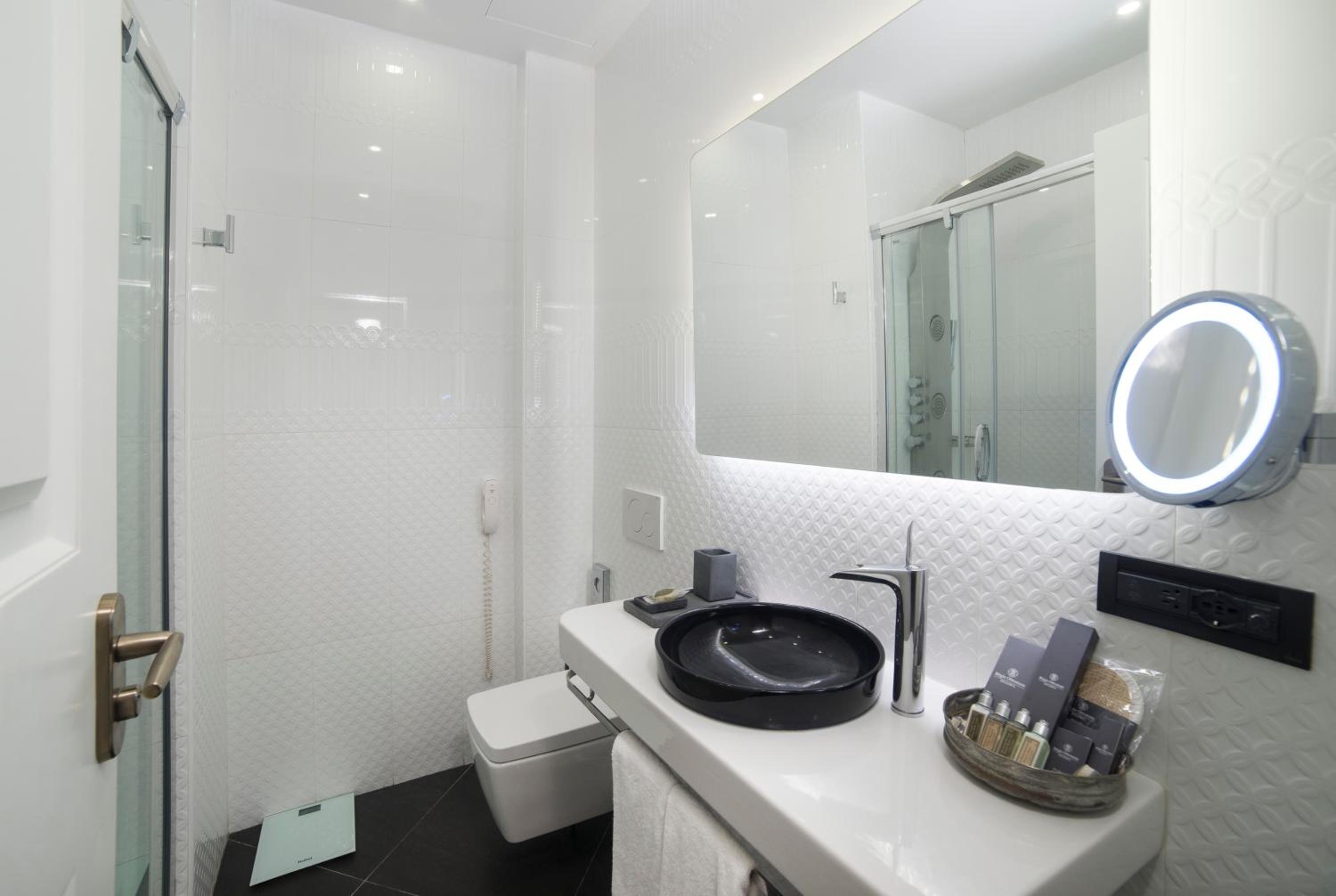 Deluxe Double or Twin Room photo 2