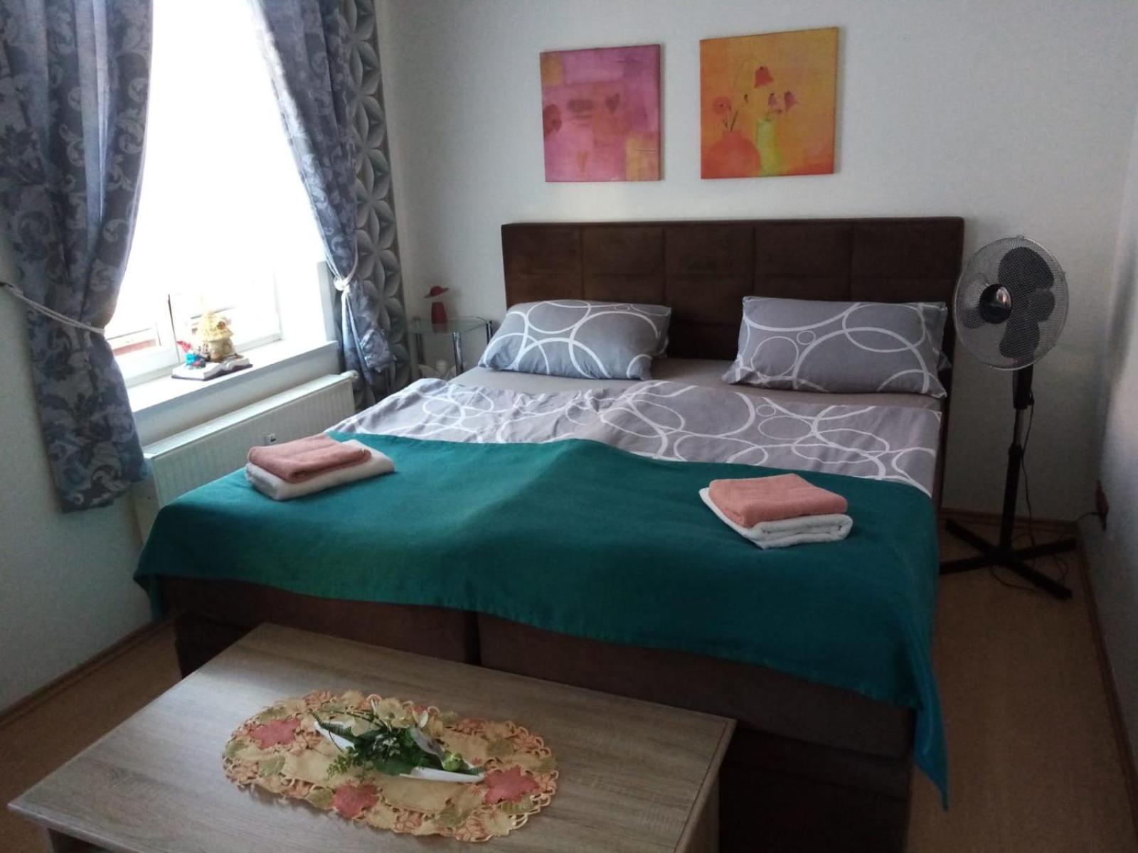 One-Bedroom Apartment - Photo 1