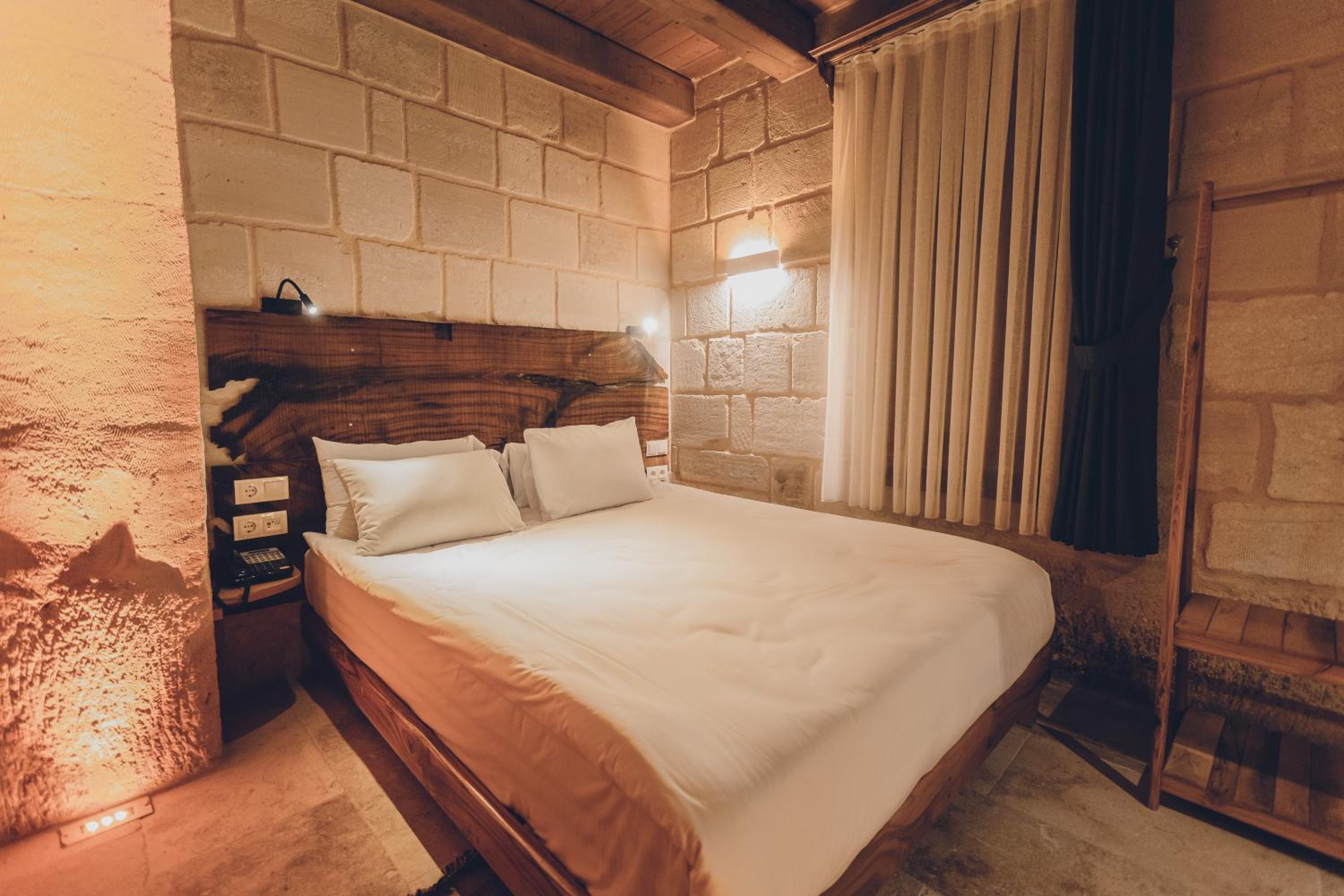 Small Double Room - Photo 1