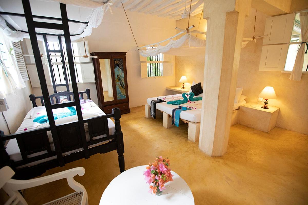 Double Room with Extra Bed - Photo 8