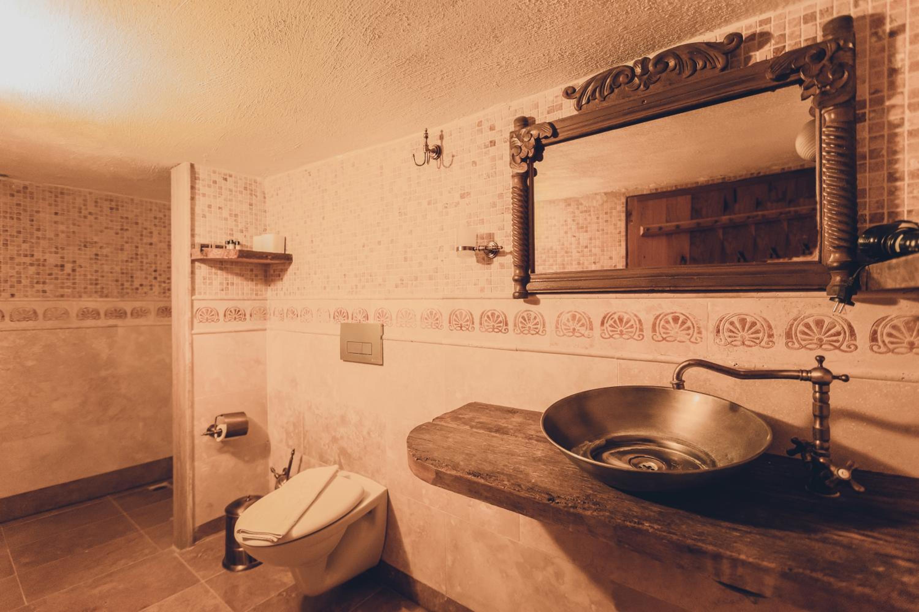 Small Double Room - Photo 10