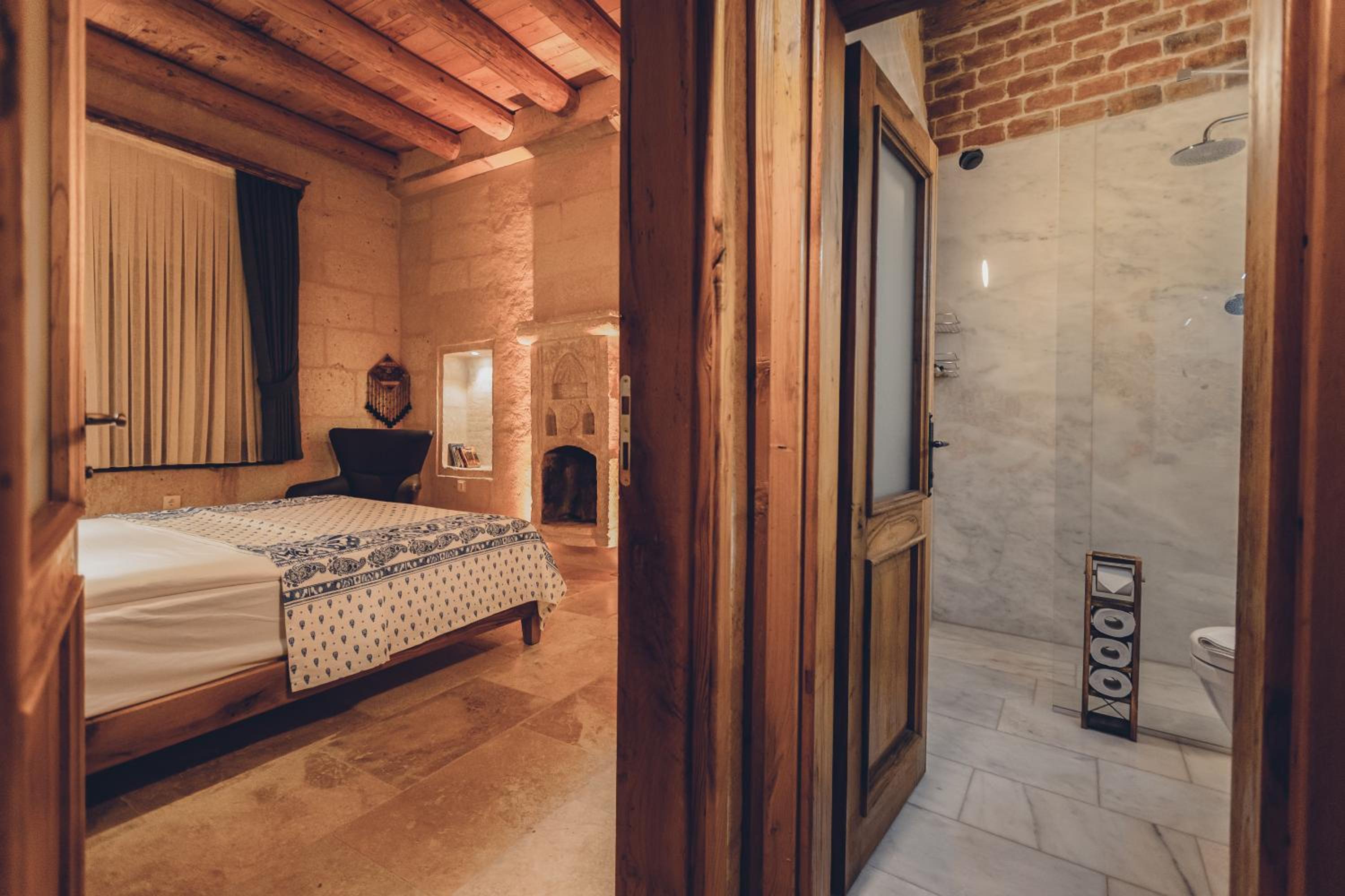 Standard Double Room - Photo 6