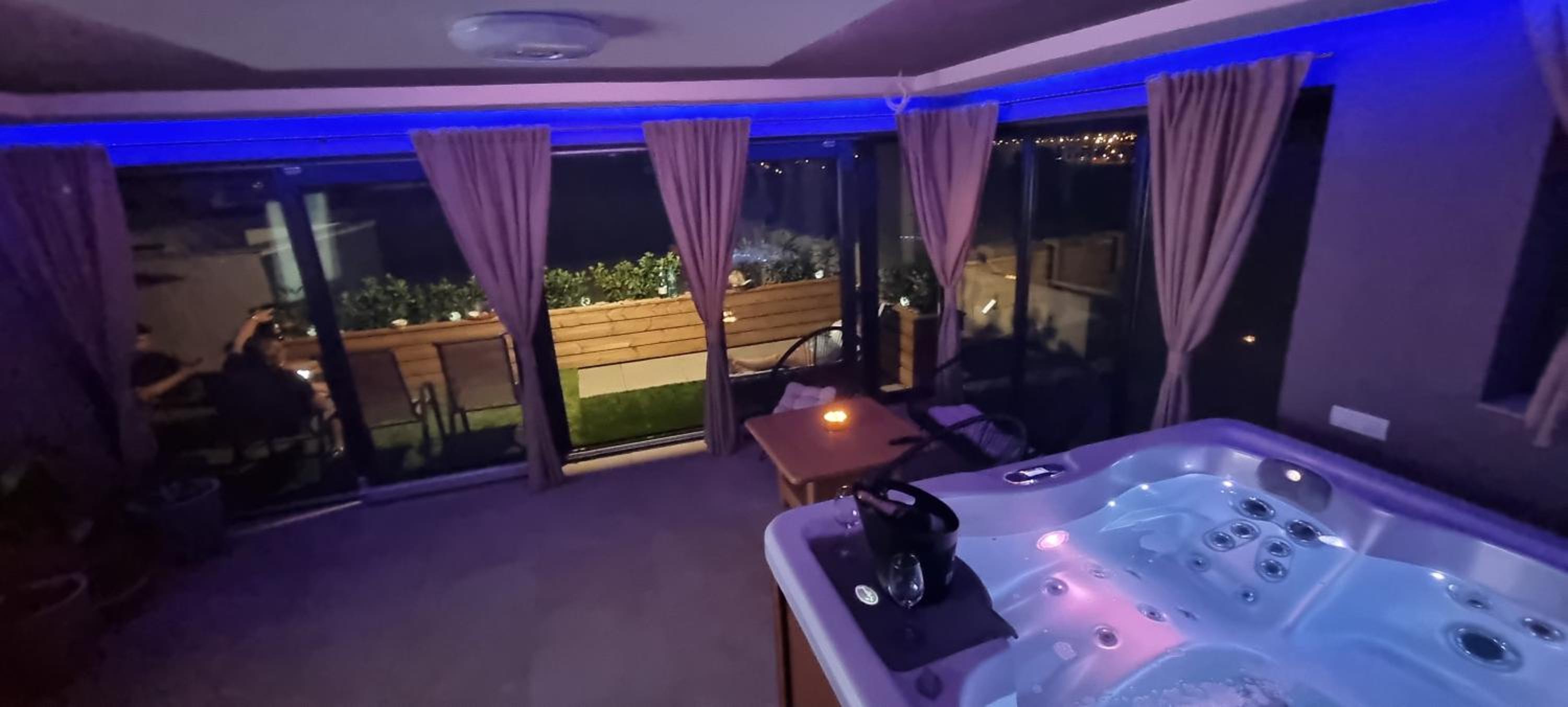 One-Bedroom Apartment - Photo 1