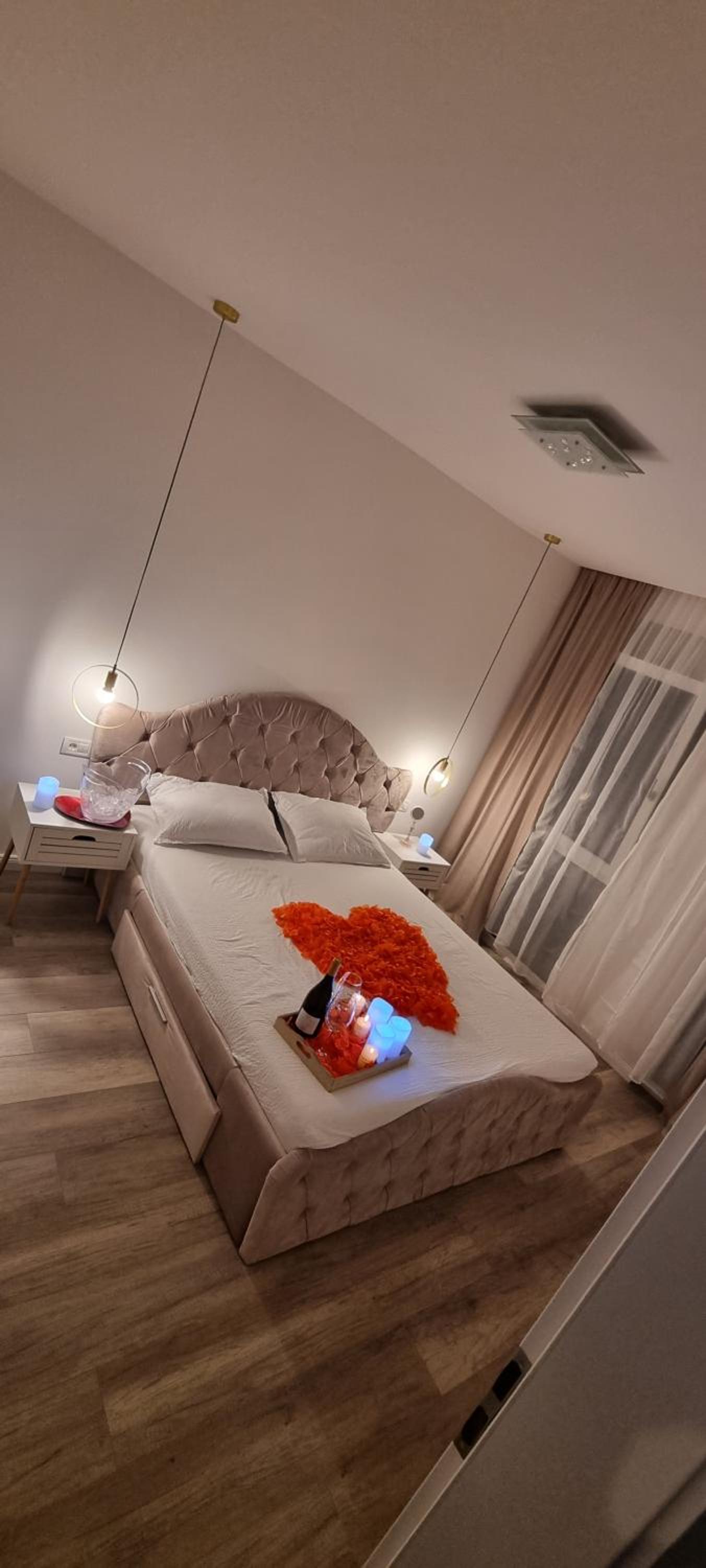 One-Bedroom Apartment - Photo 7