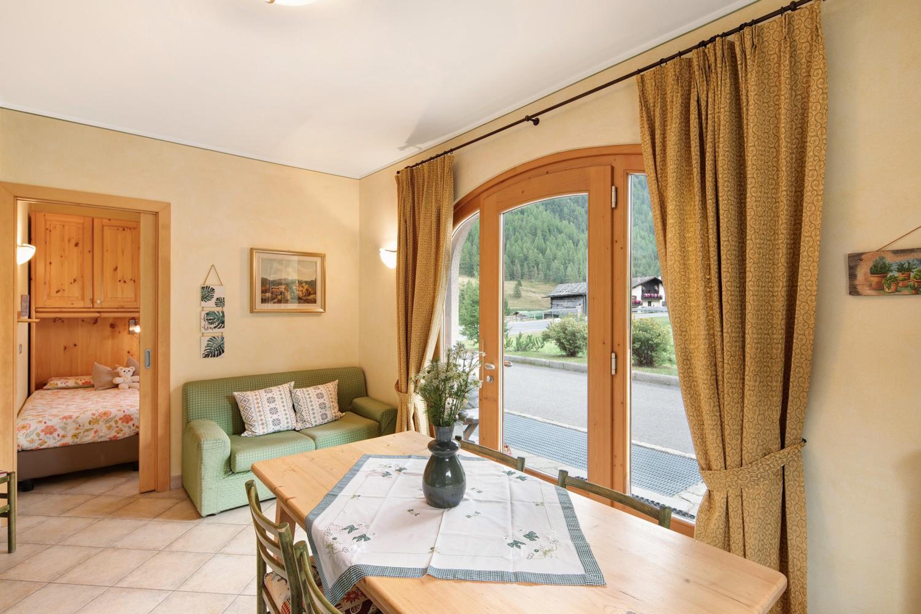 Two-Bedroom Deluxe Apartment with Garden View