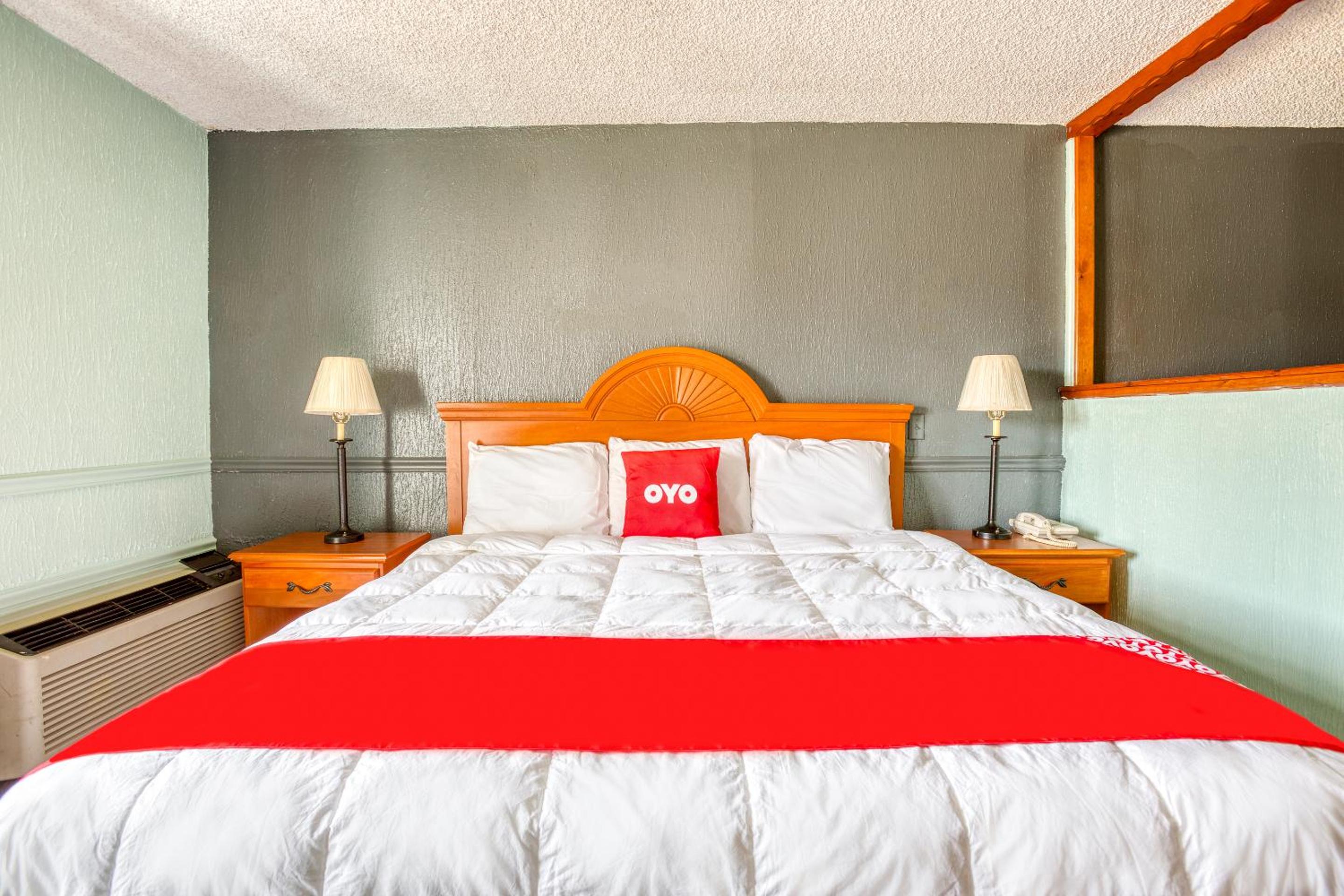 King Bed	 - Photo 5