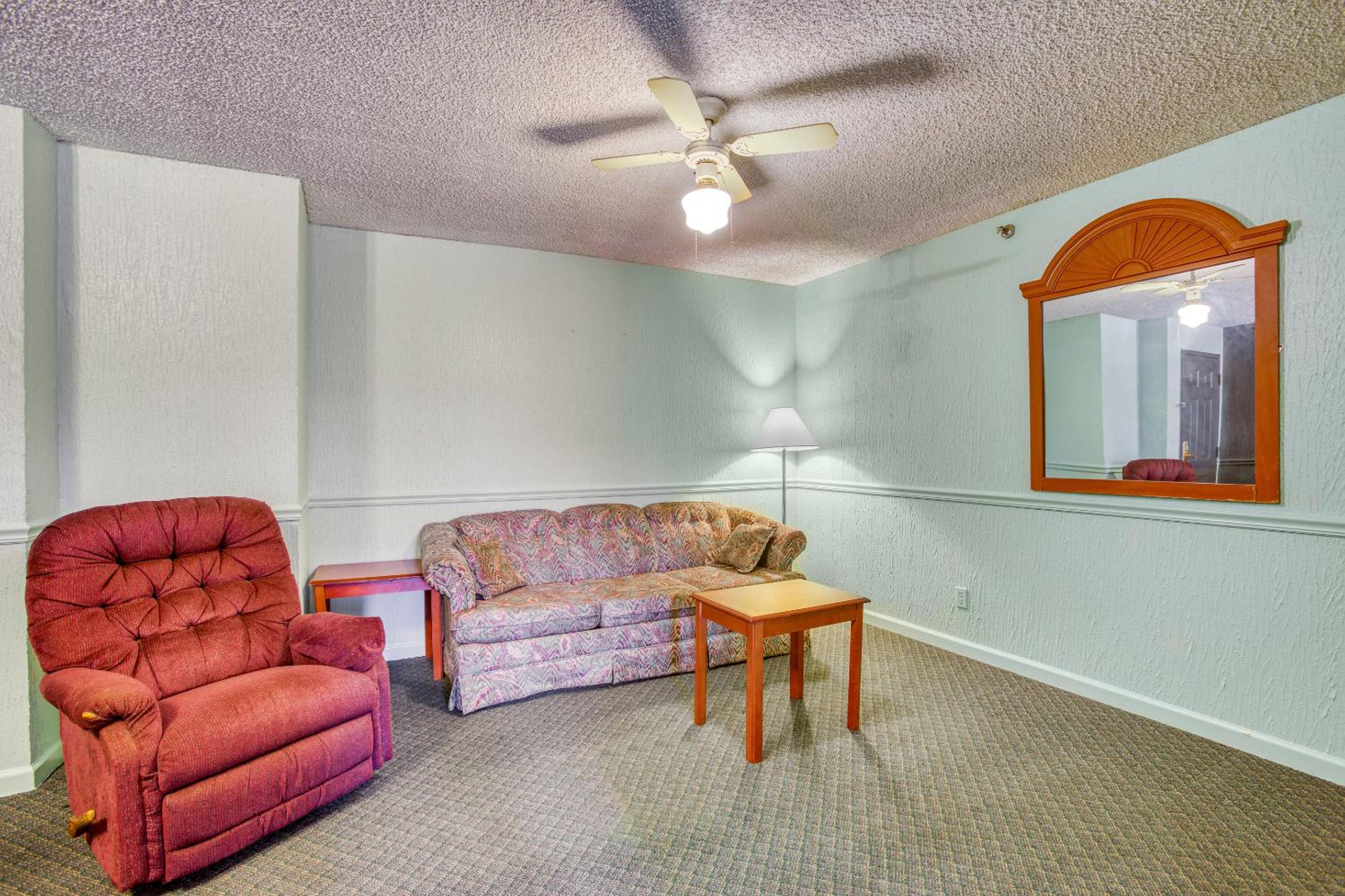 One-Bedroom Suite - Photo 10