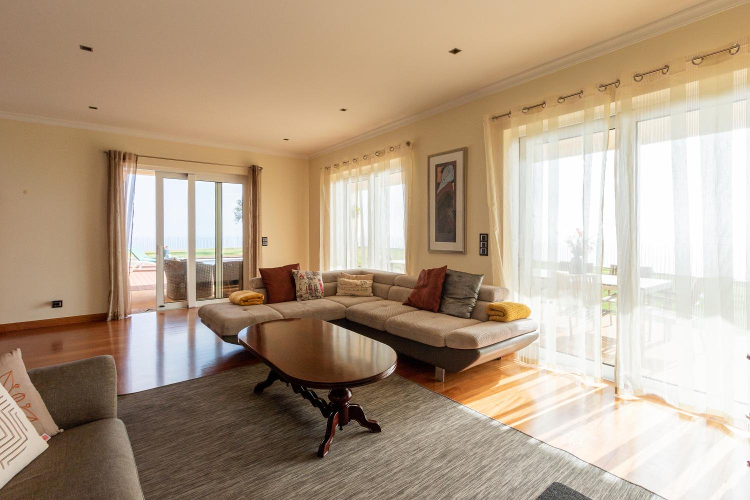 Villa photo 1
