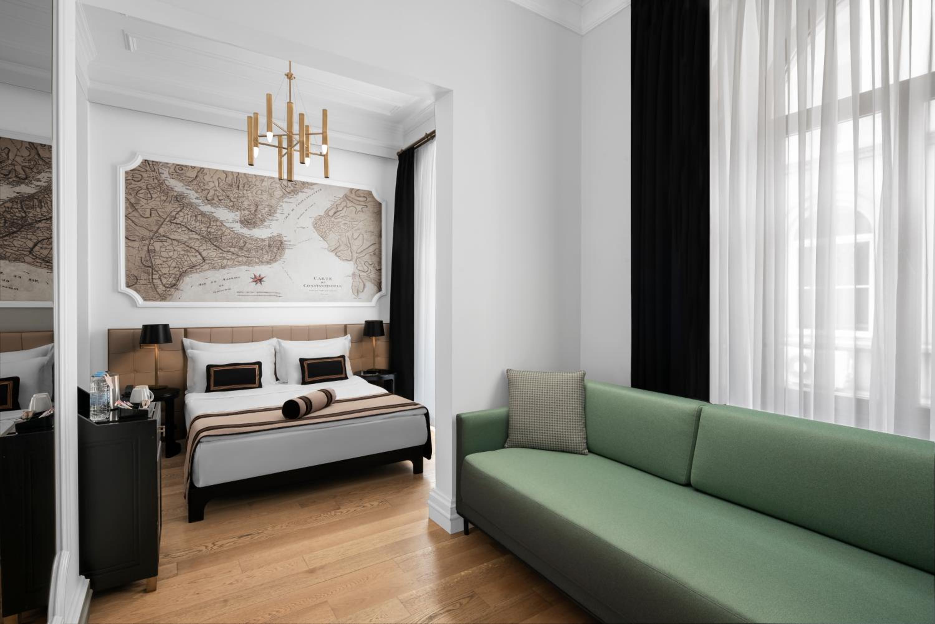 Deluxe Double Room with Extra Bed photo 2