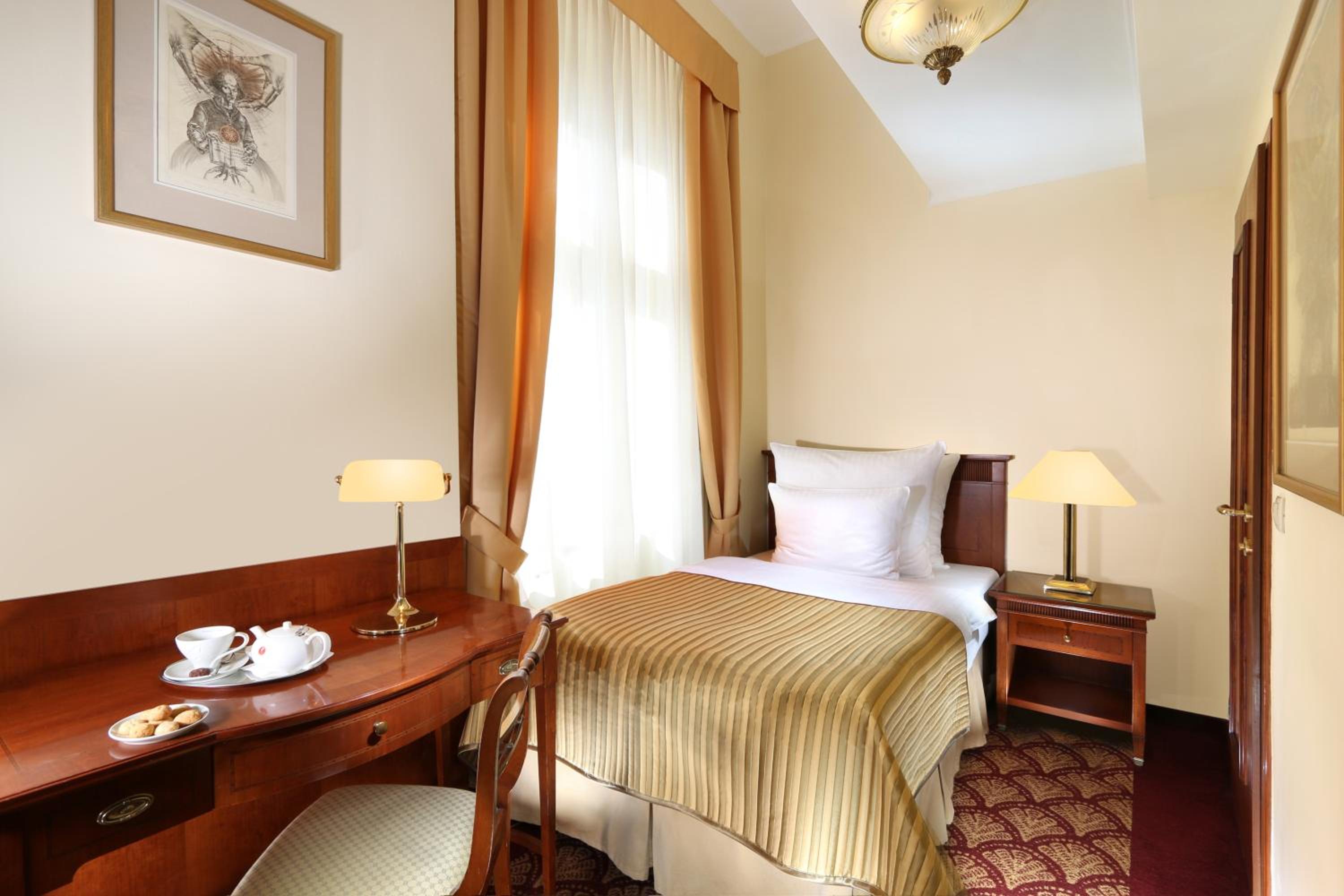 Deluxe Single Room