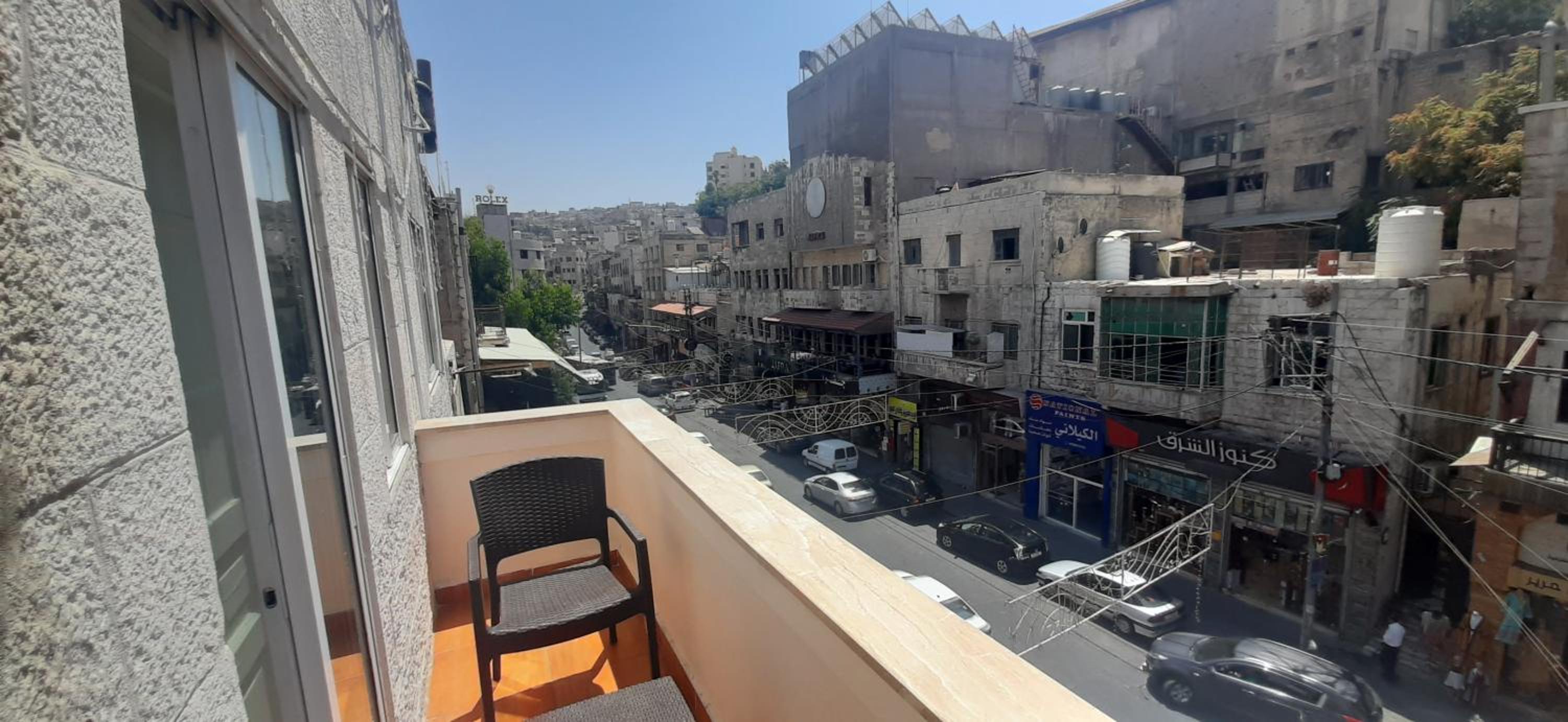 Double Room with Balcony - Photo 12