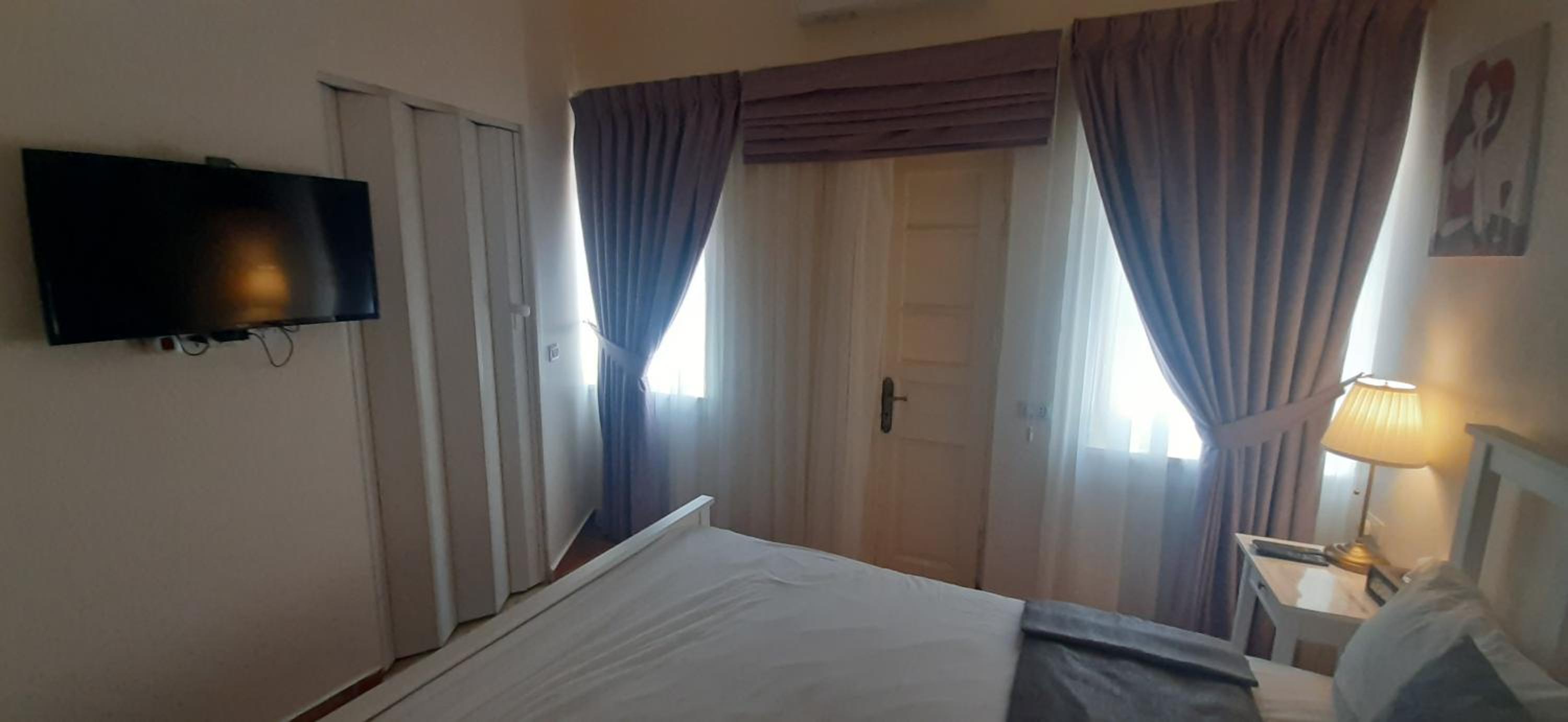 Double Room with Balcony - Photo 20
