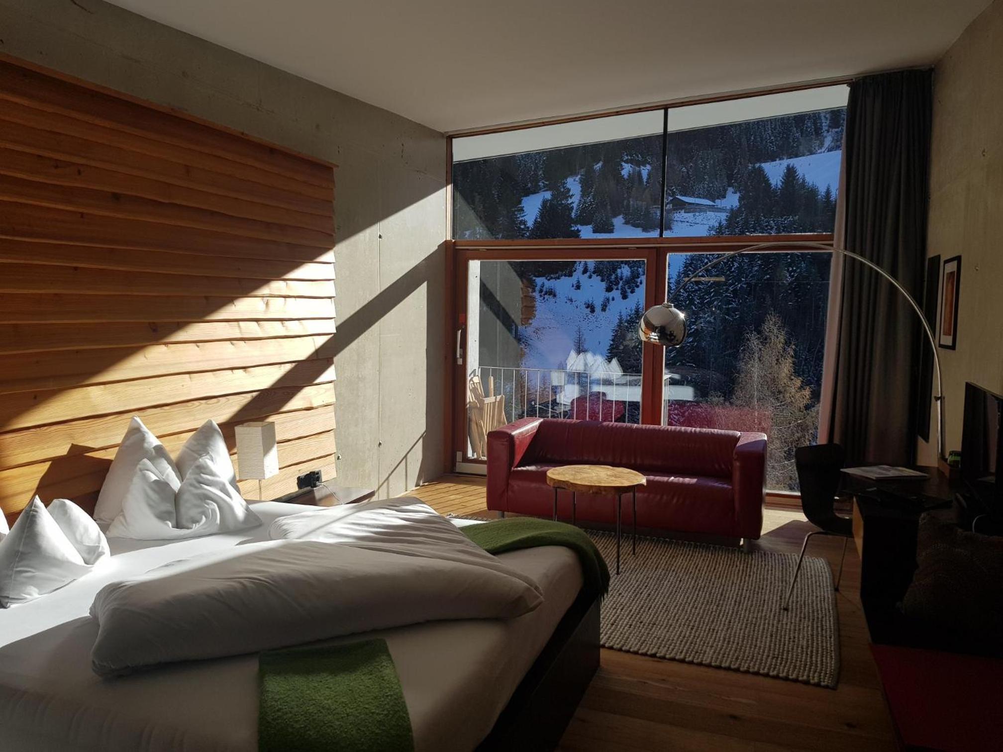 Double or Twin Room with Mountain View photo 3