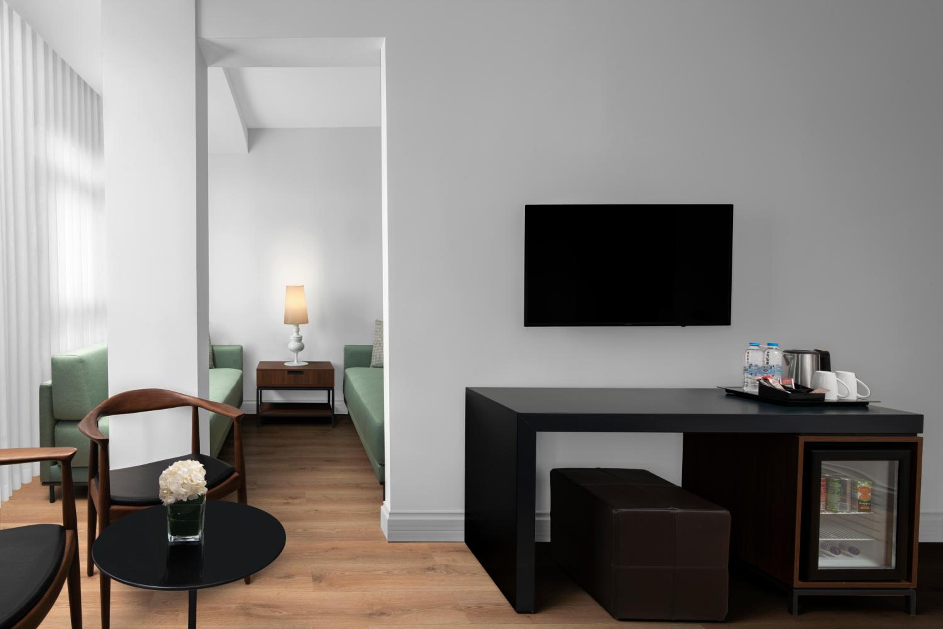 Deluxe Family Room photo 2