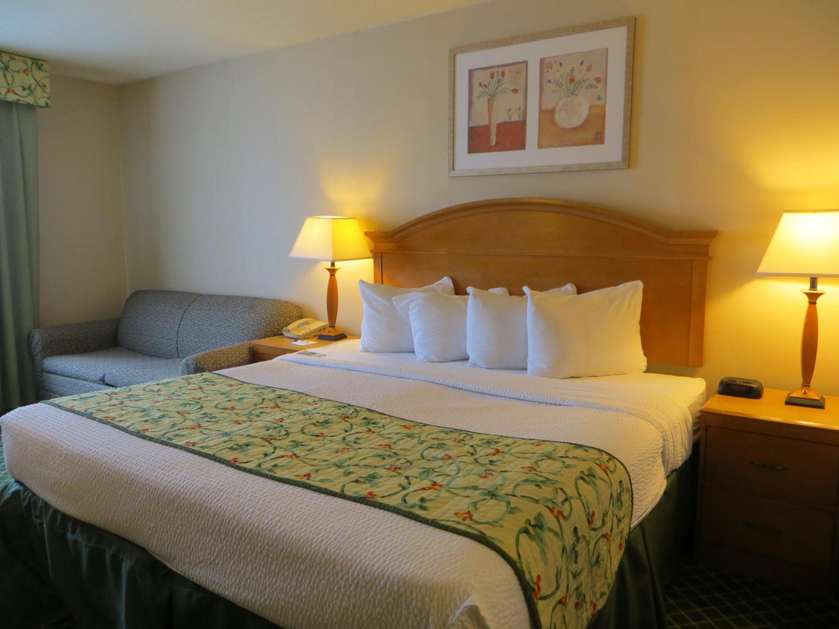 King Room - Mobility Access/Non-Smoking photo 3