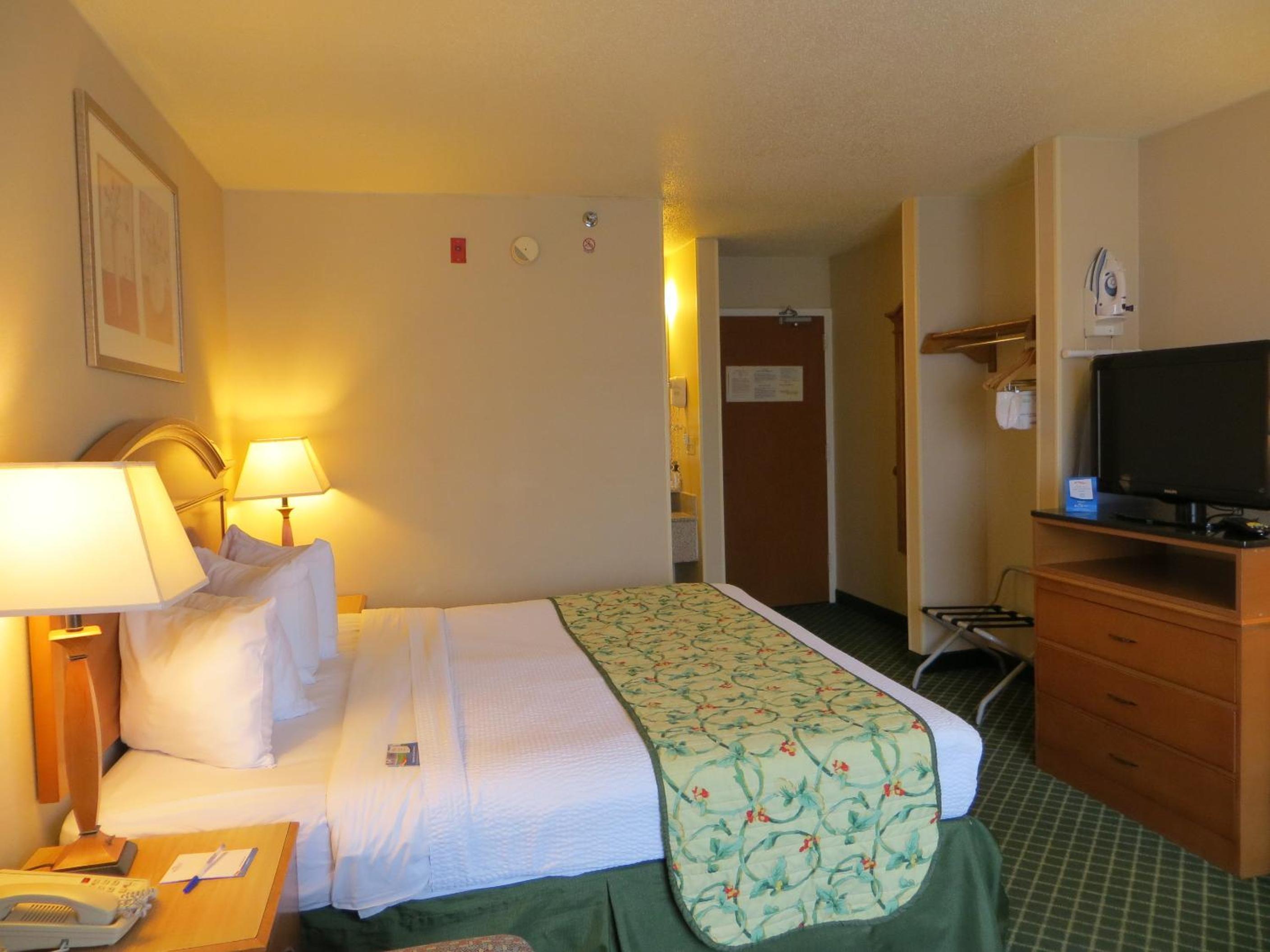 King Room - Mobility Access/Non-Smoking photo 2