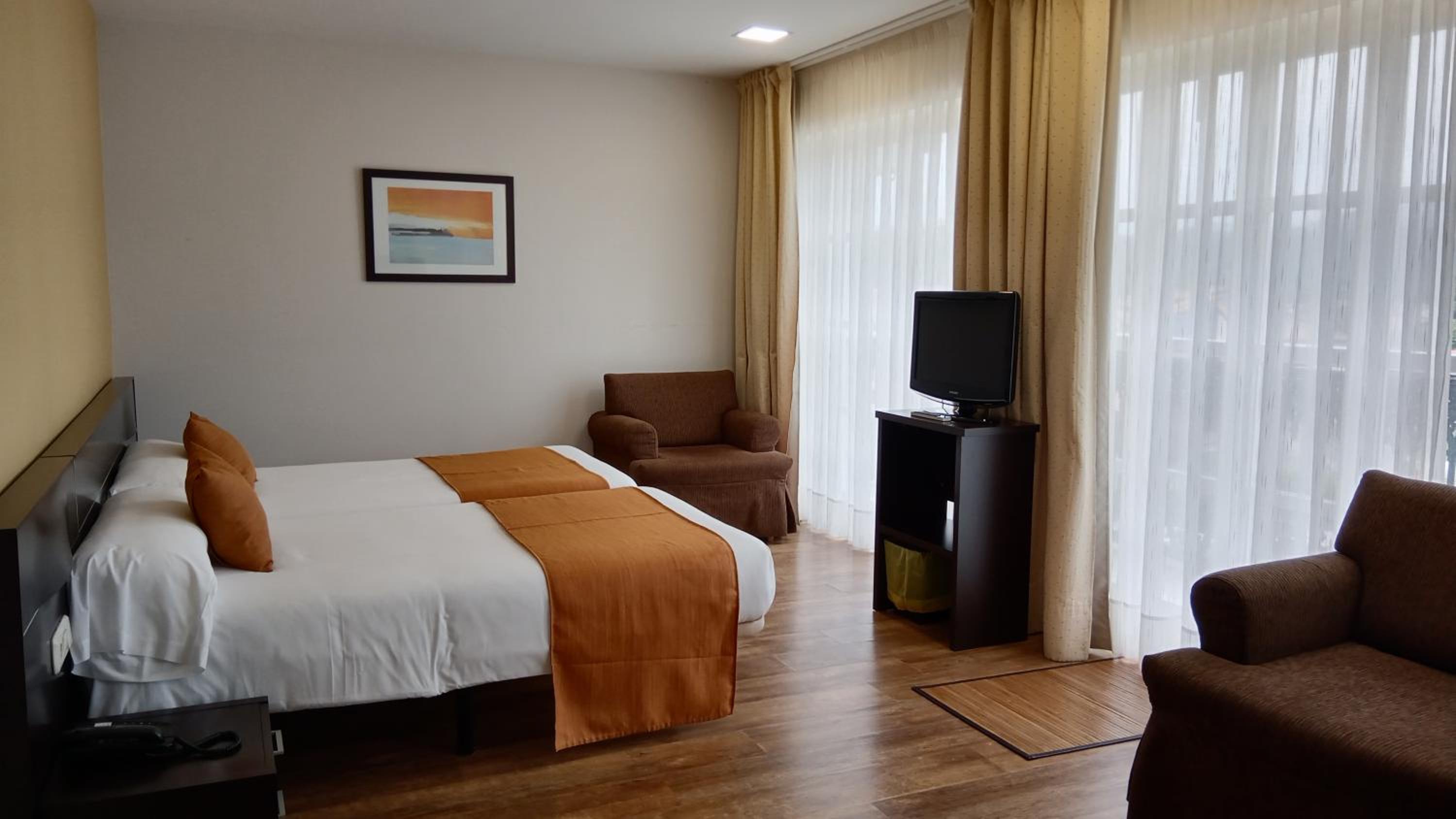 Habitación Doble Superior (2 Adultos + 2 Niños)