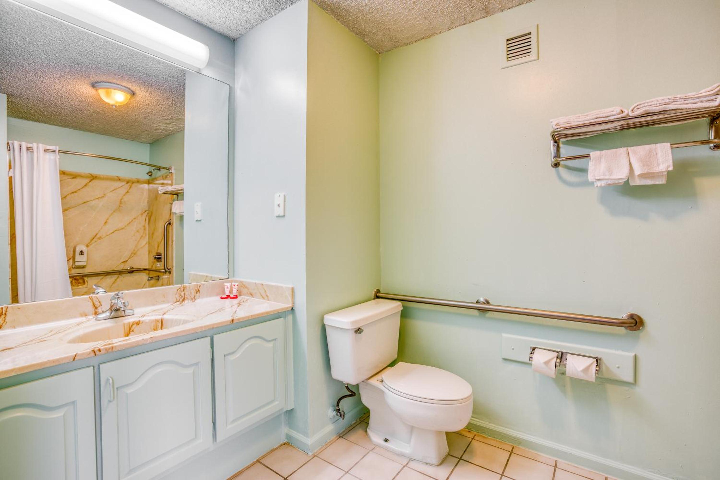 Suite - 2 Full Beds	 - Photo 2