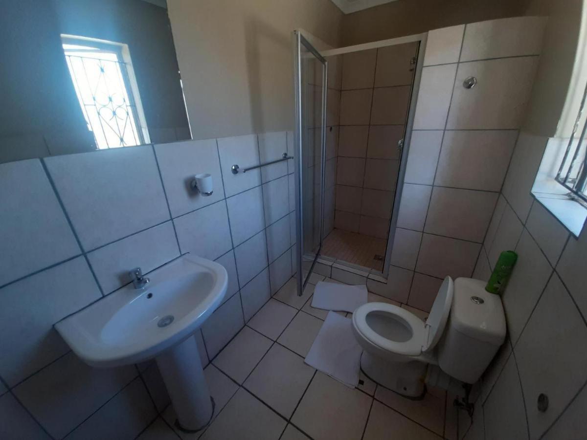 Budget Double or Twin Room - Photo 3