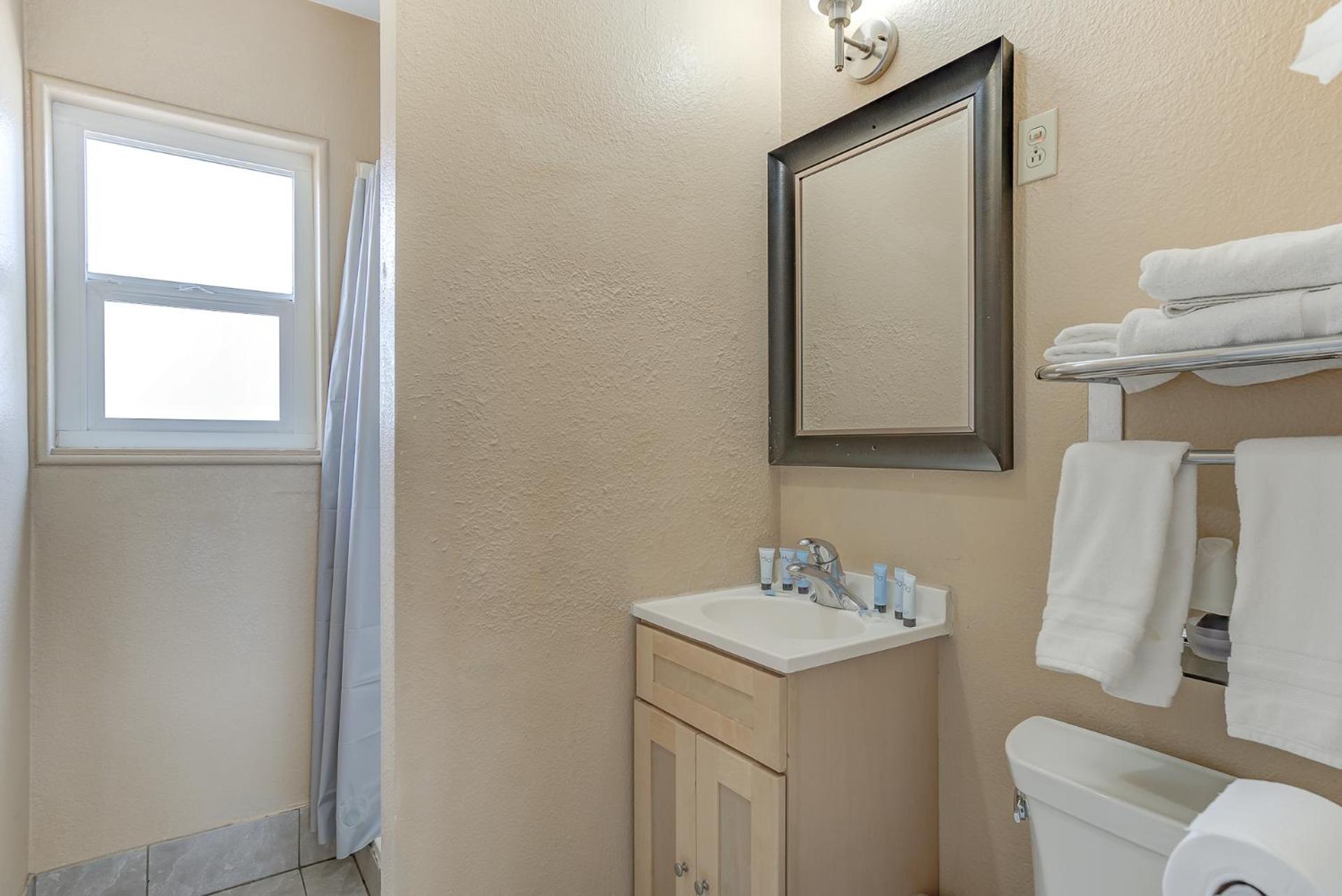 Queen Suite photo 3