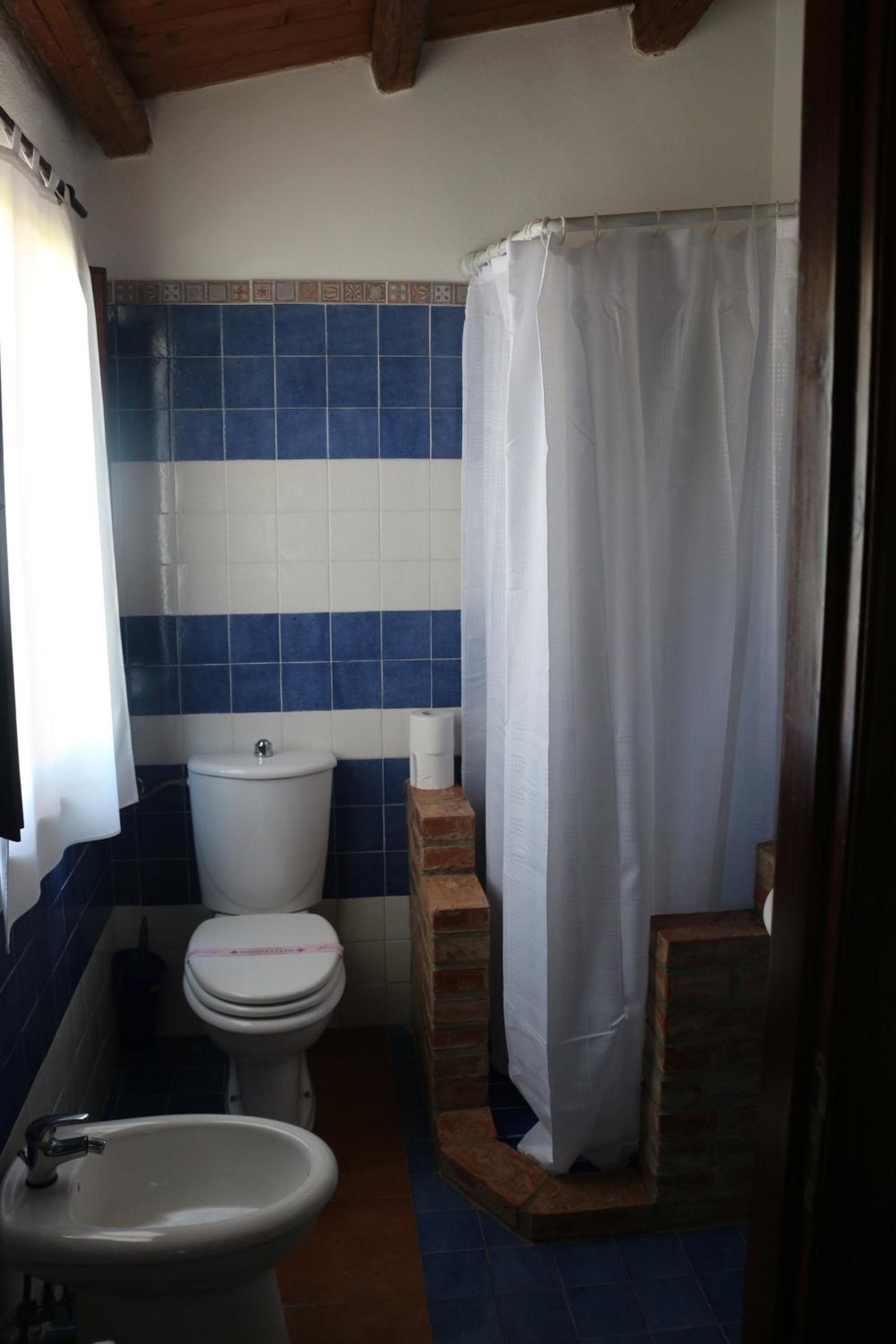 Quadruple Room - Photo 8