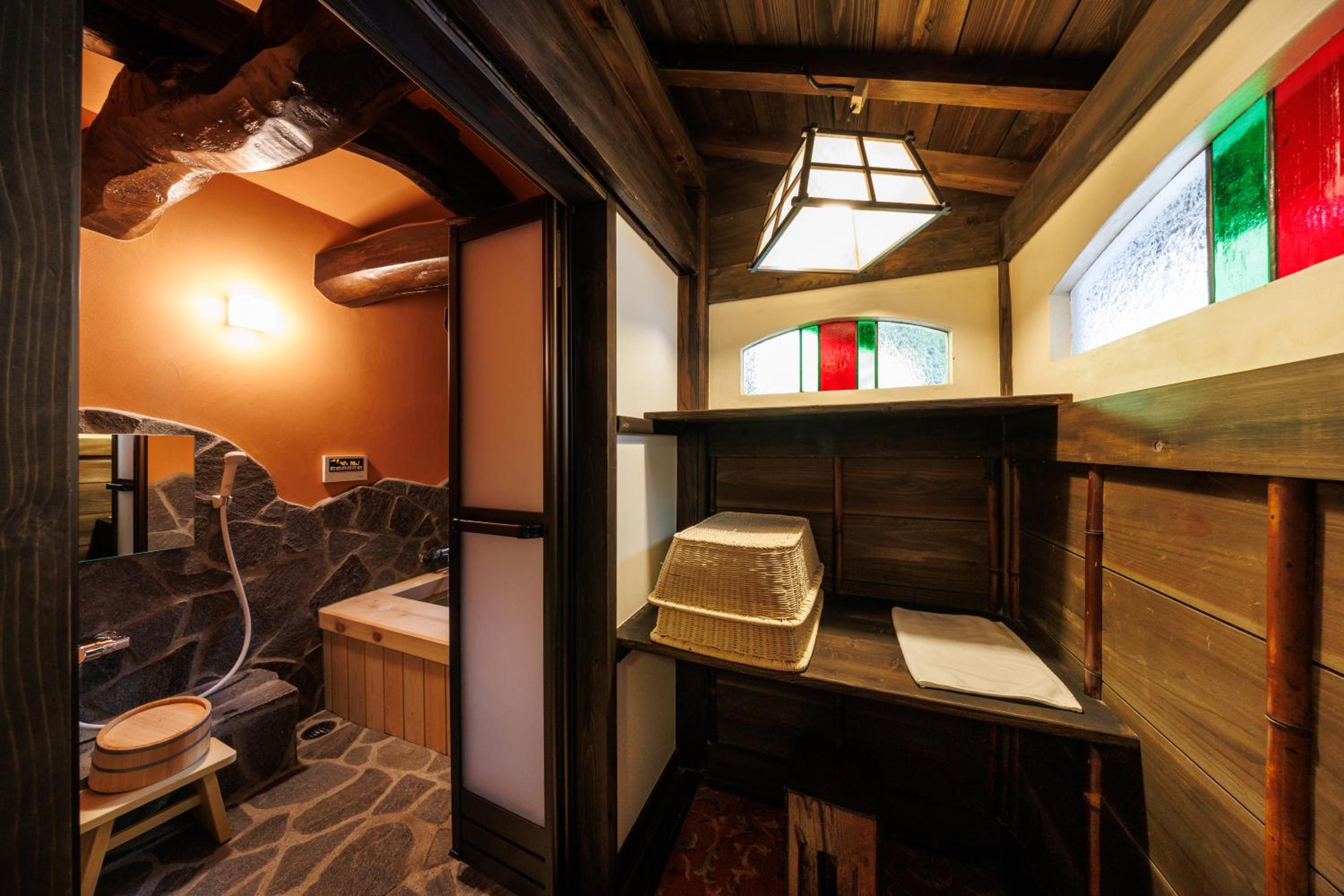 Quadruple Room with Bathroom thumbnail 5