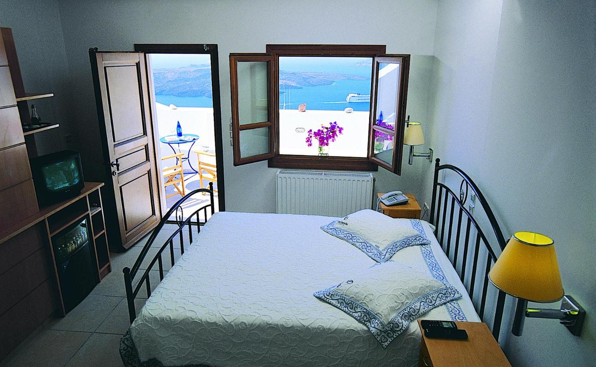 Superior Single Room Volcano View photo 2