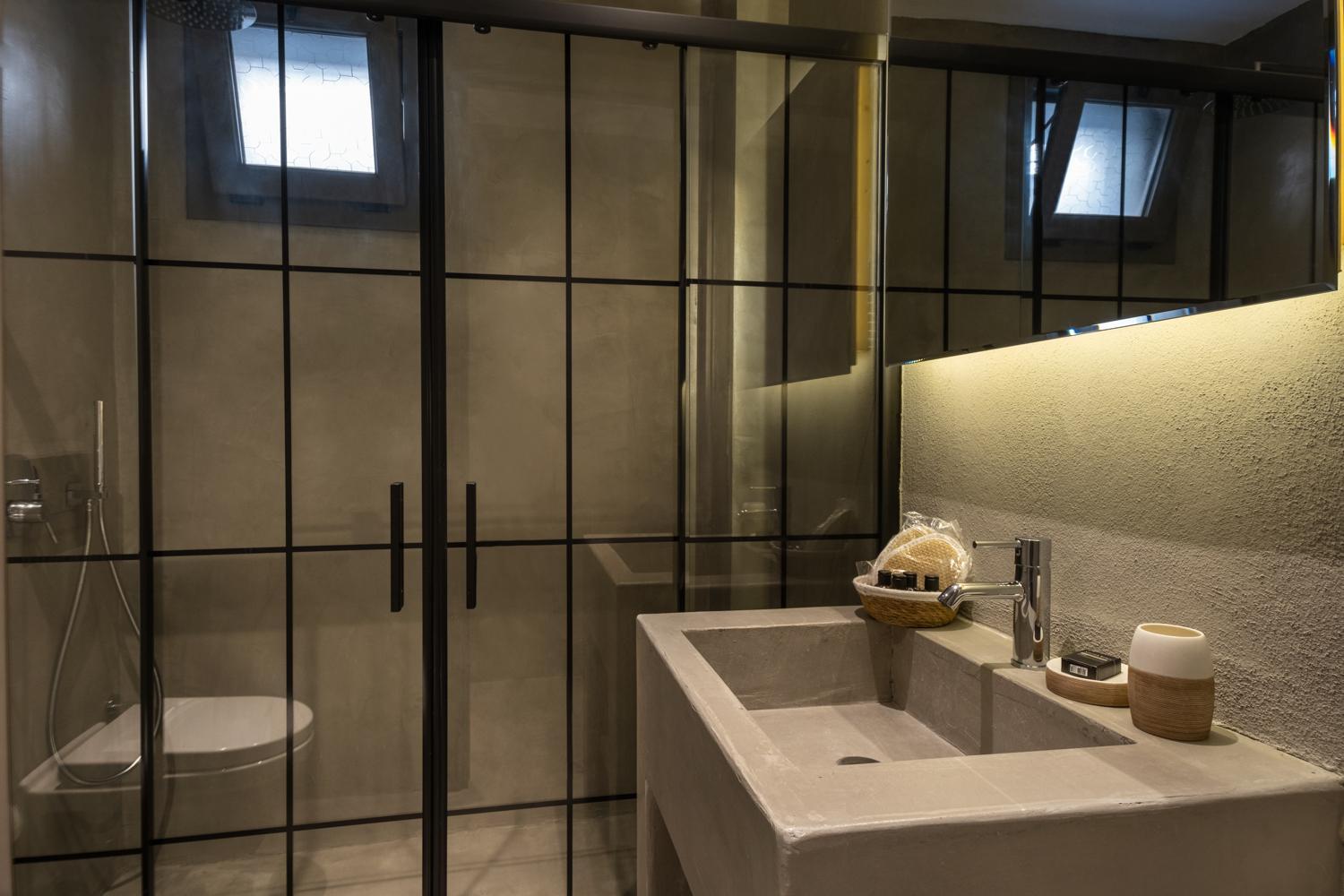 Deluxe Suite - Photo 3