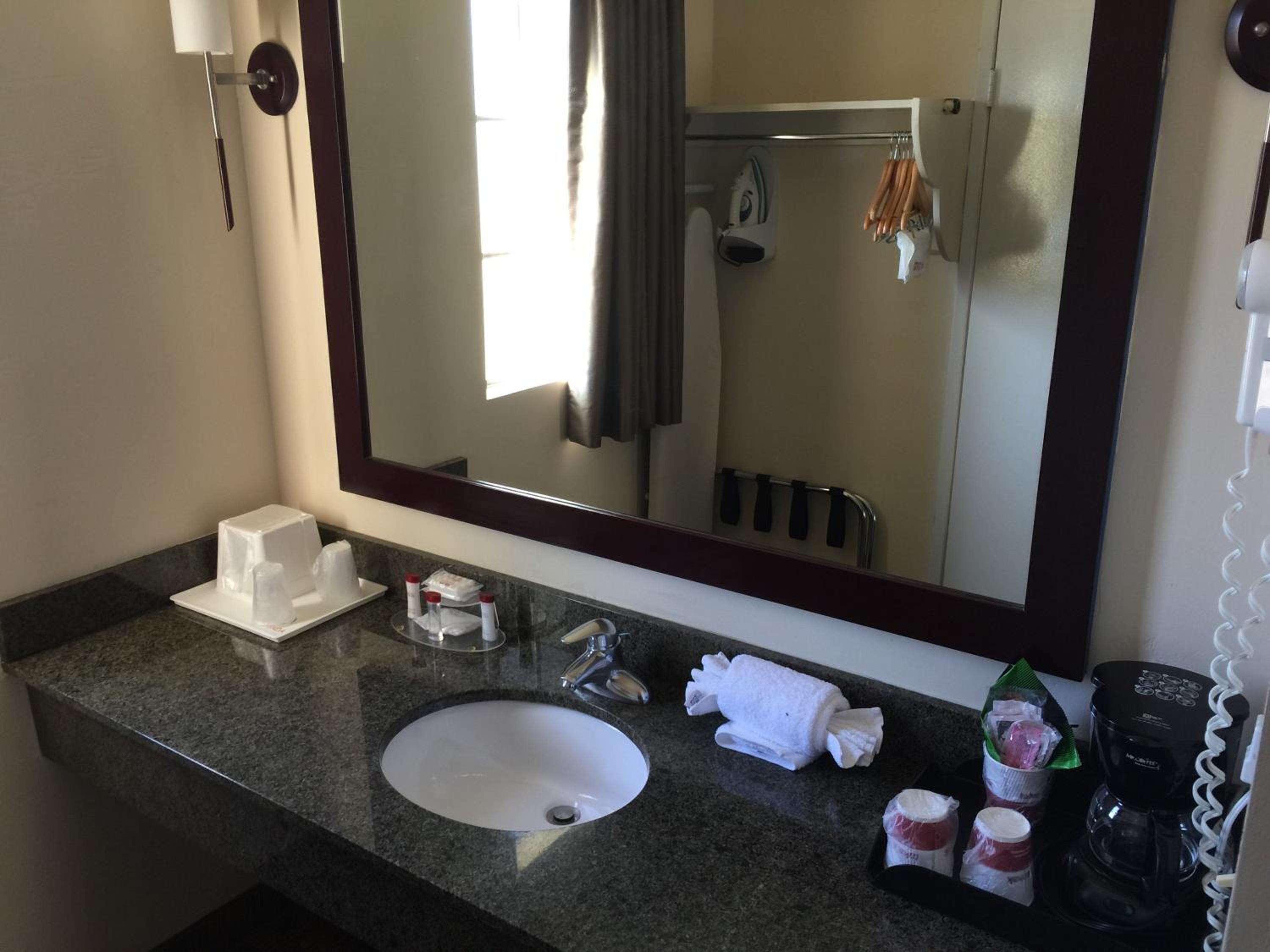 King Room - Non-Smoking - Photo 19