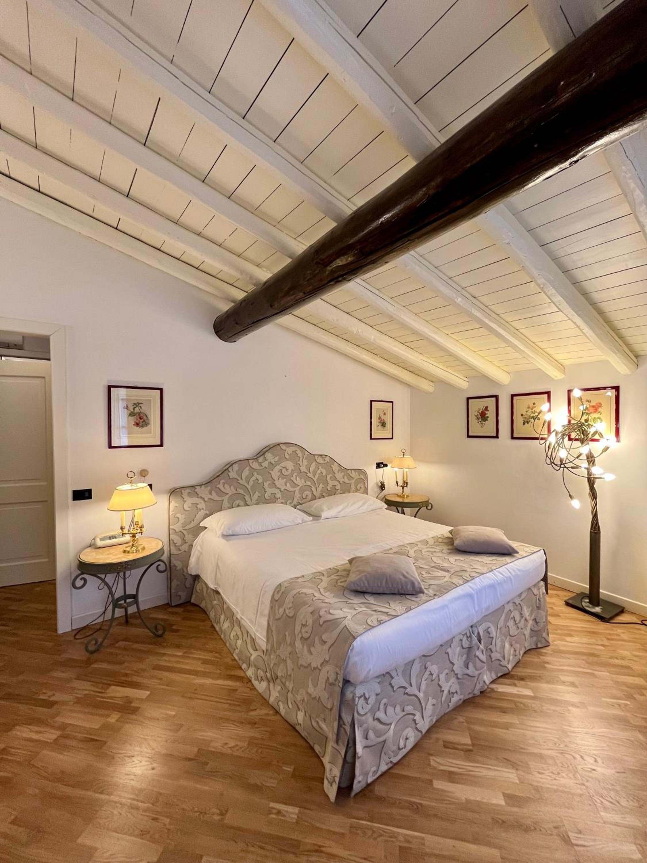 Double or Twin Room with Garden View - Photo 1