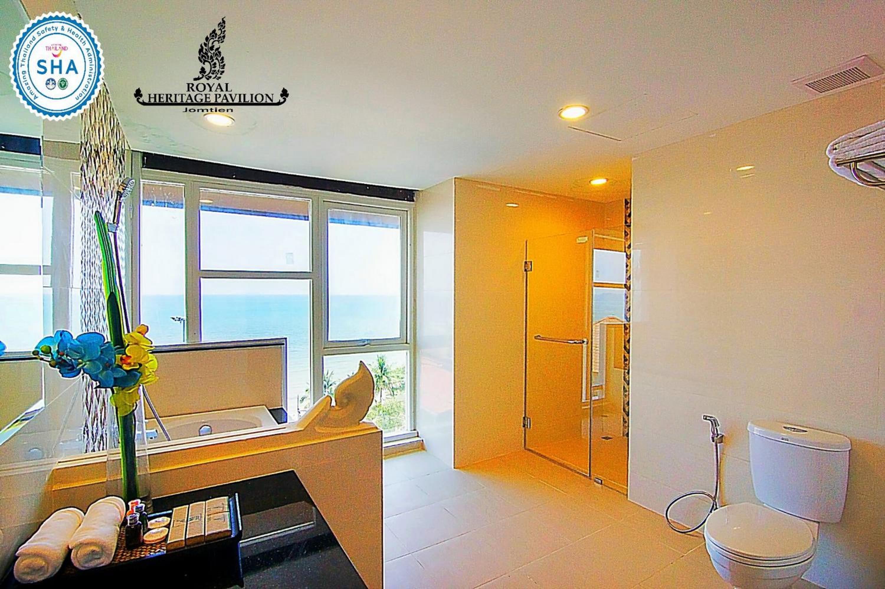 Beach Front Suite - Photo 6