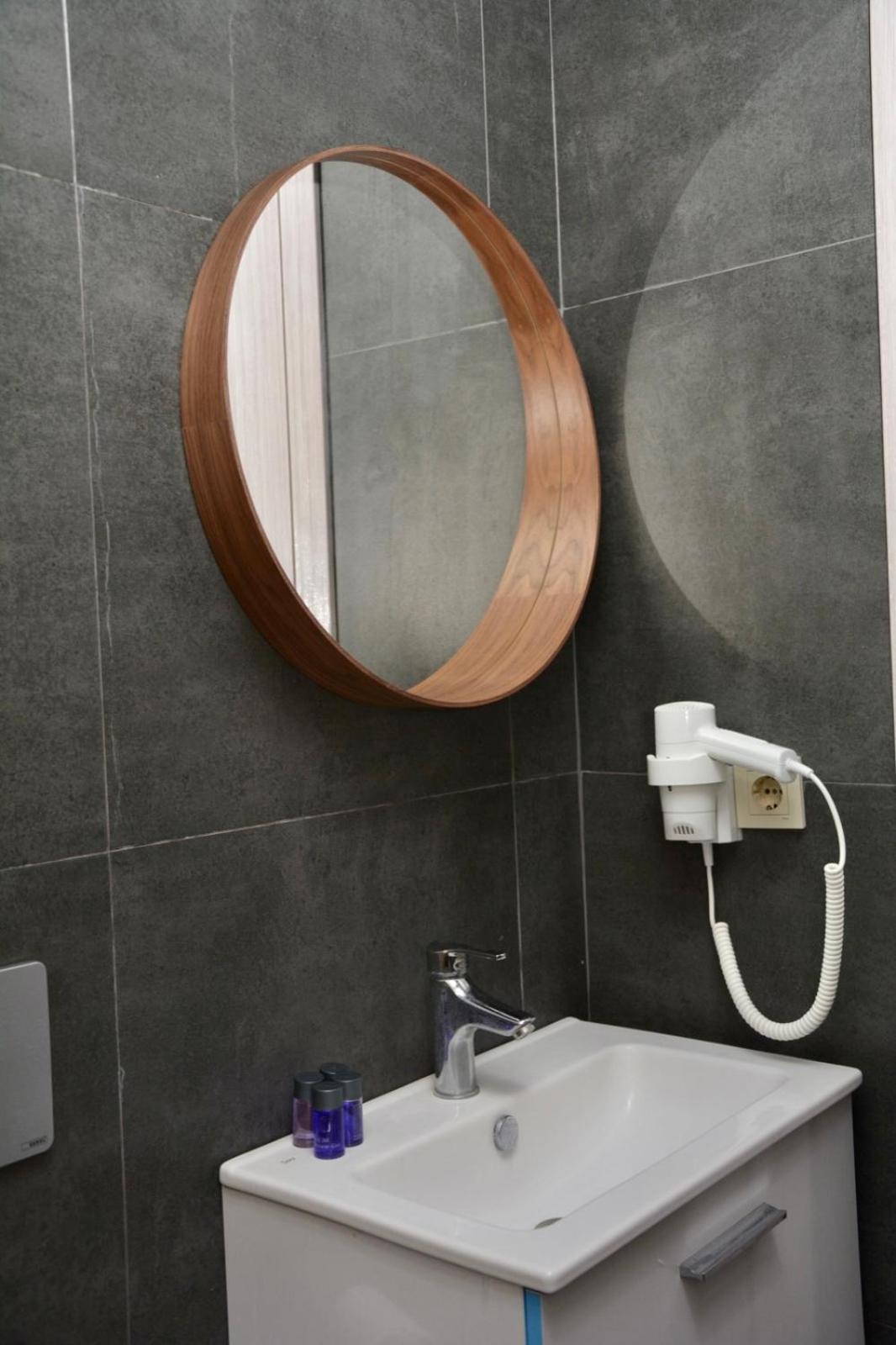 Triple Room - Photo 24